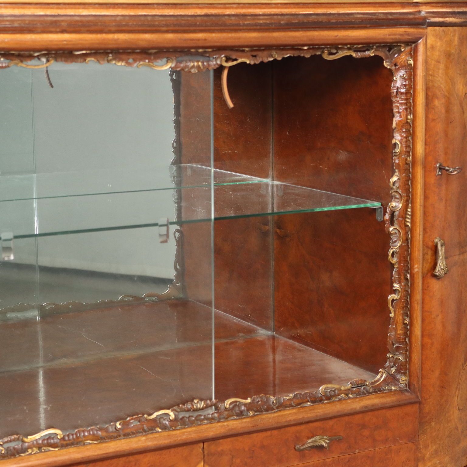 Antique Cupboard Chippendale Style Walnut Italy XX Century photo vinterior
