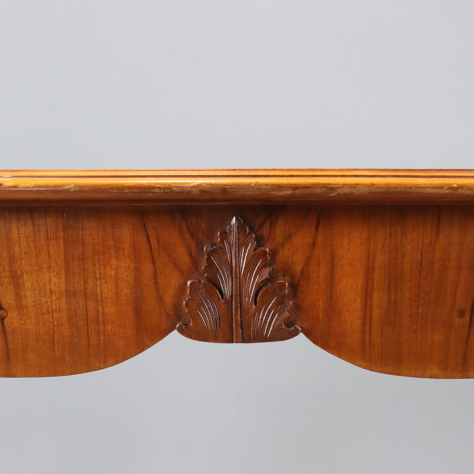 Antique Table Walnut Leafy Carving Shaped Feet Italy XX Century photo 560.0