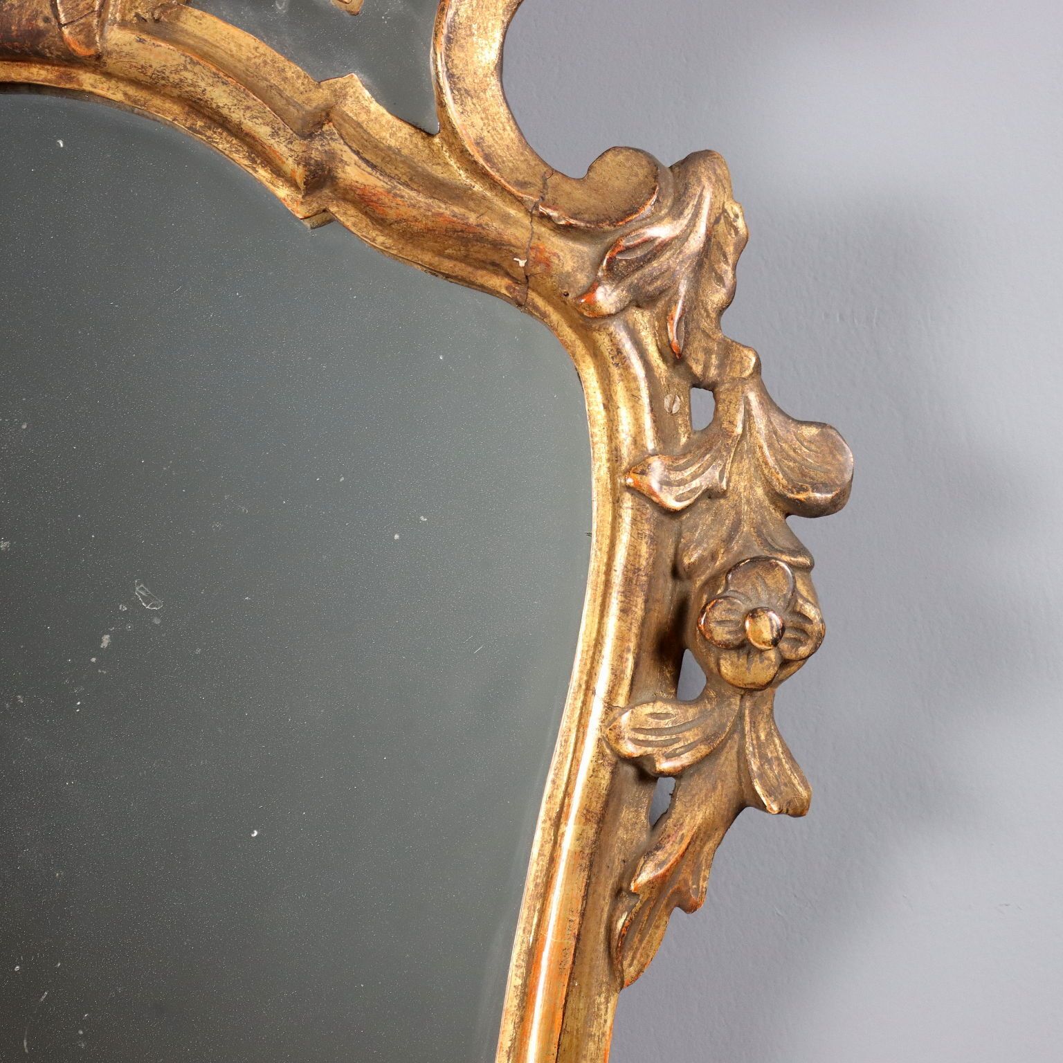 Miroir baroque en bois sculpté et doré, Italie, XVIIIe siècle photo vinterior