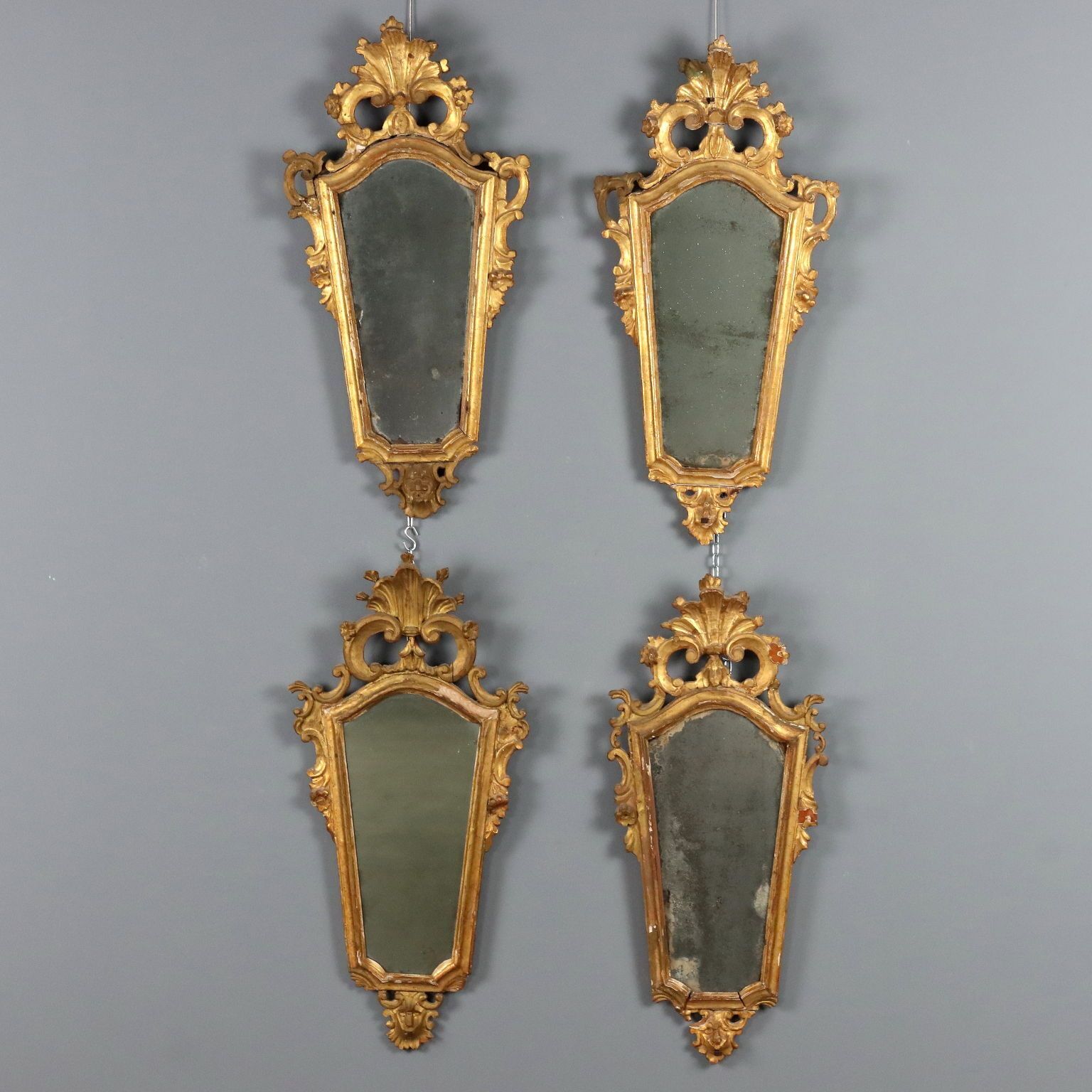 Miroirs d'époque en bois sculpté et doré, France, XVIIIe siècle