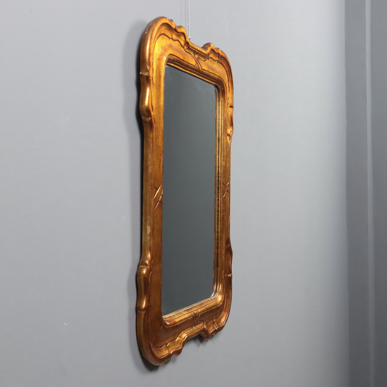 Miroir en bois doré photo vintage