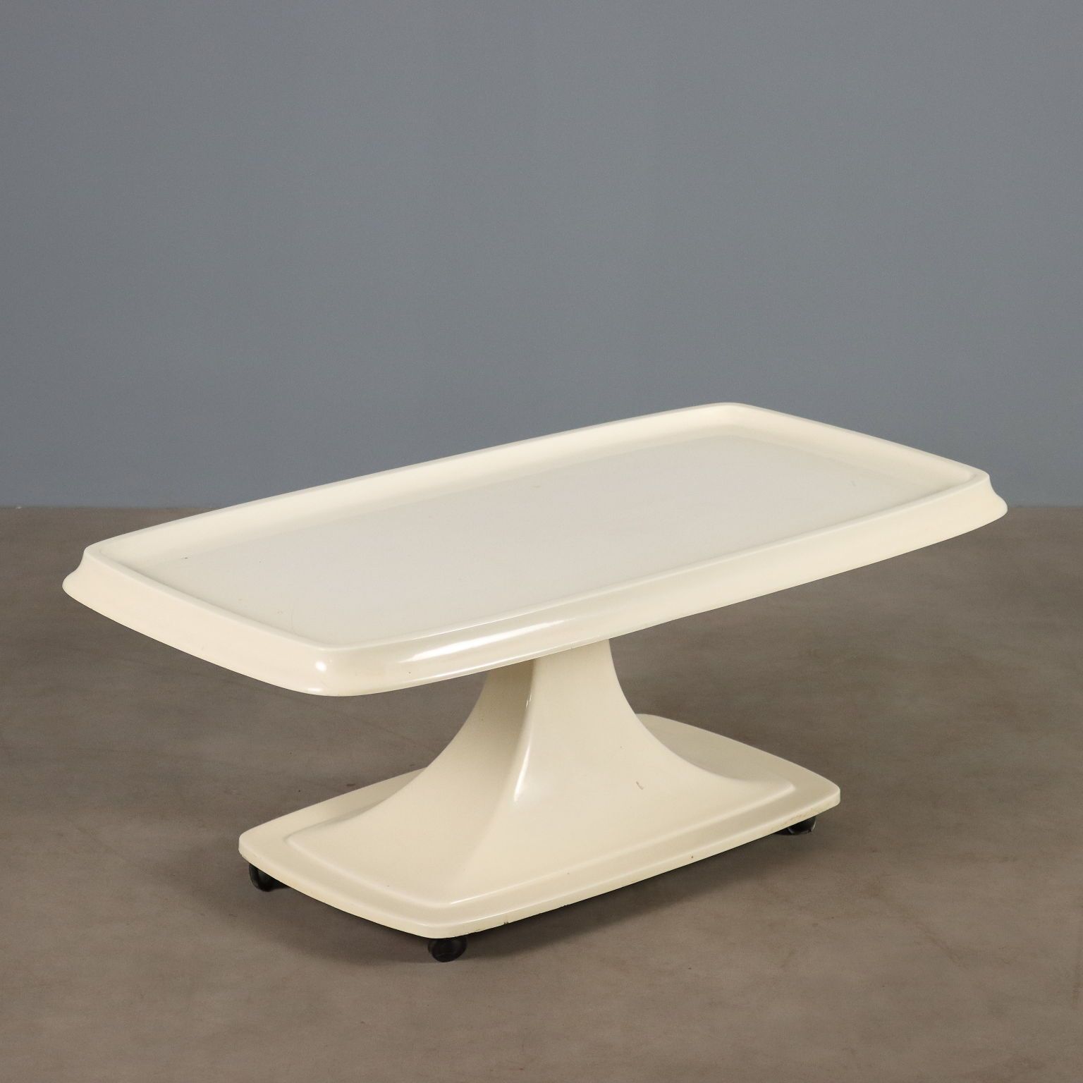 Vintage Salontafel Met Wielen Kunststof Design Italië jaren 1970