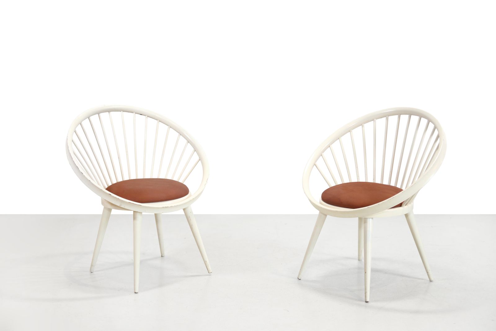 White Yngve Ekstrom Circle Chair With Leather Cushion photo vinterior