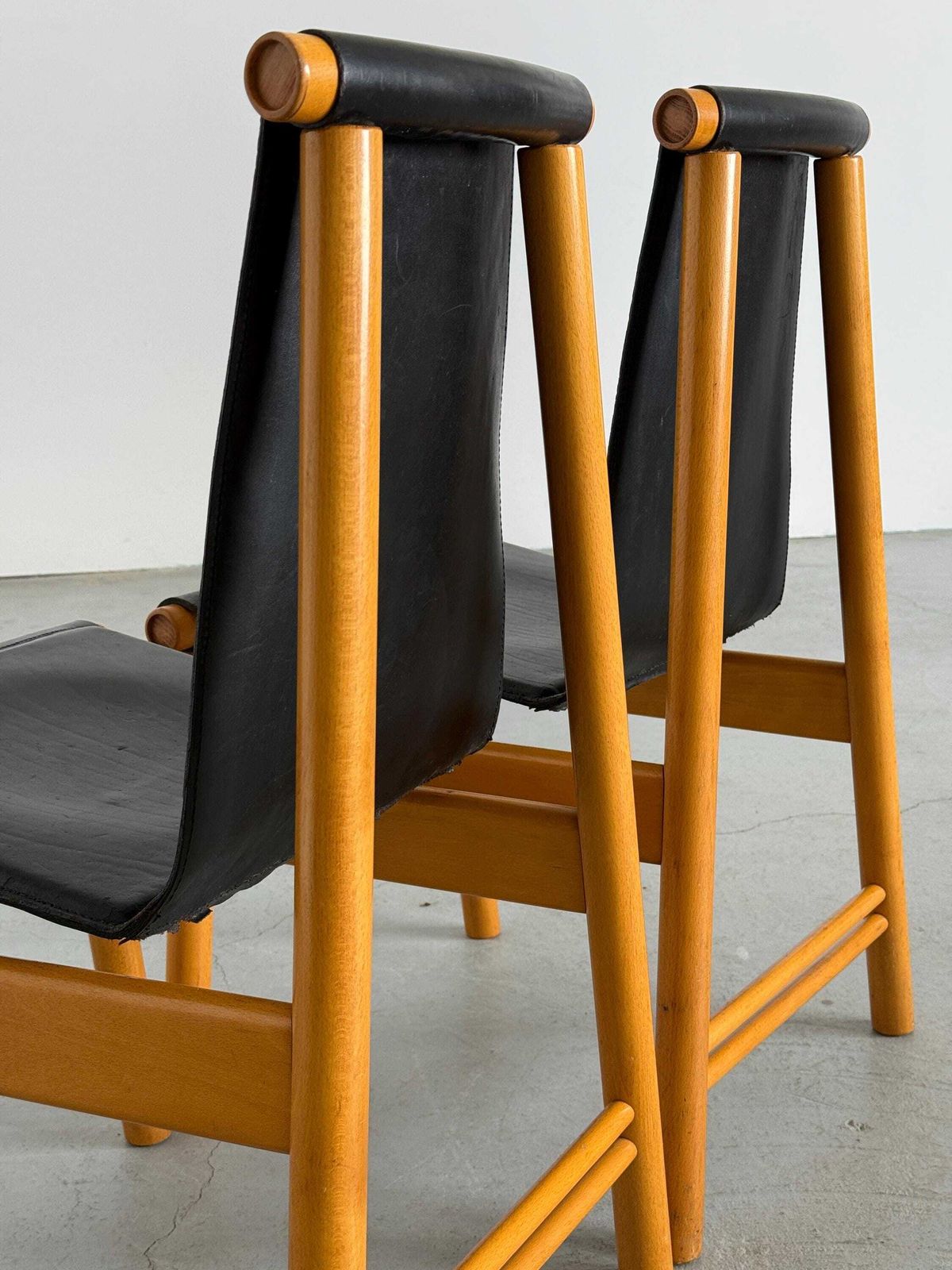 Pair Of Italian Sculptural Mid Century Modern Dining Chairs, Black Leather And Wood, Italy 1970s photo vintage