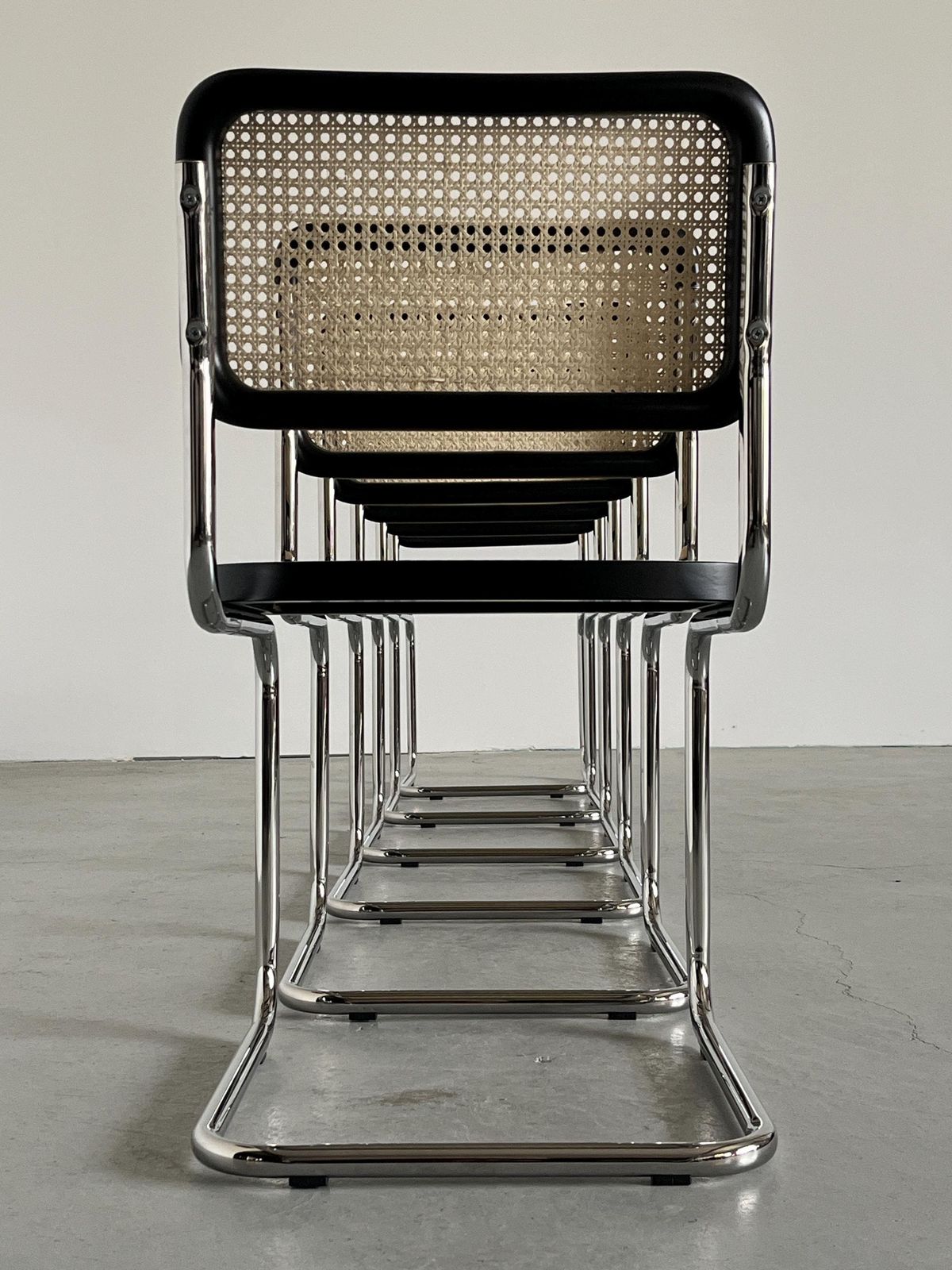 photo furniture Marcel Breuer Cesca Mid Century Modern Cantilever Chair / Bauhaus Style B32 Design Chairs
