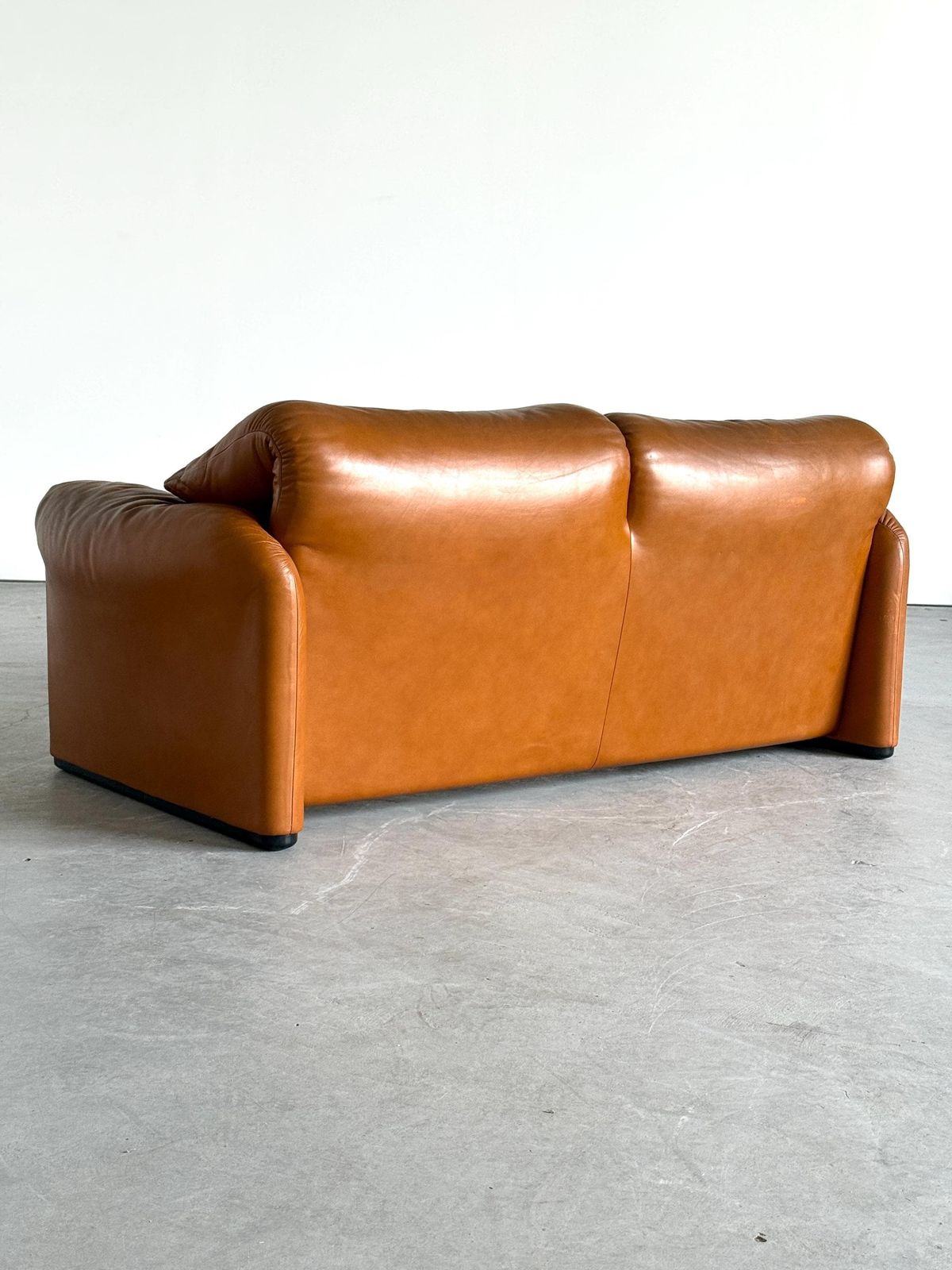 Vintage 'Maralunga' Two Seater Sofa By Vico Magistretti For Cassina In Cognac Brown Leather, 1970s photo Furniture