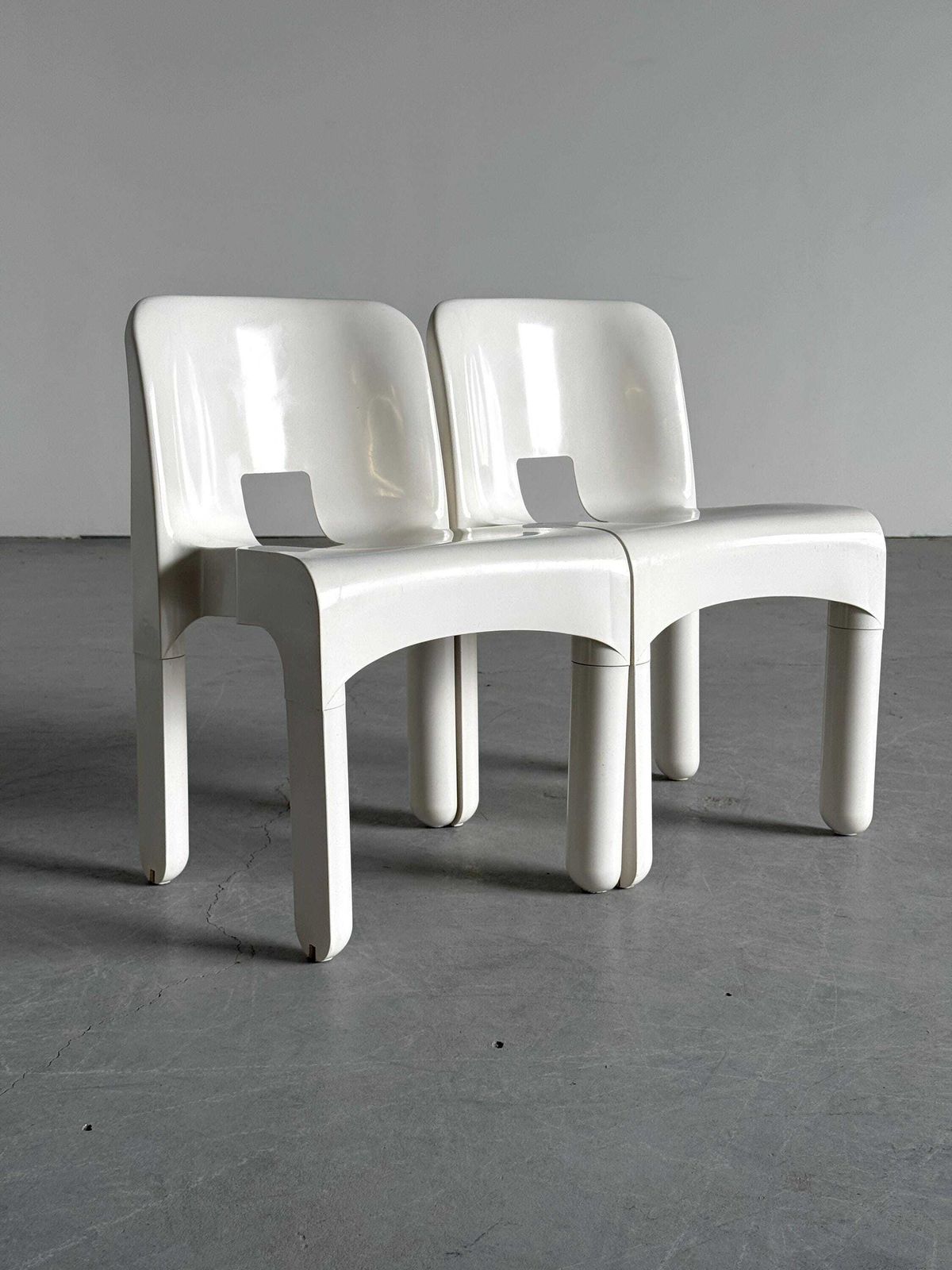 Pair Of Joe Colombo Model ‘4867’ Or ‘Universale’ White Edition Chairs For Kartell, Space Age Era, 1987 Italy photo for sale
