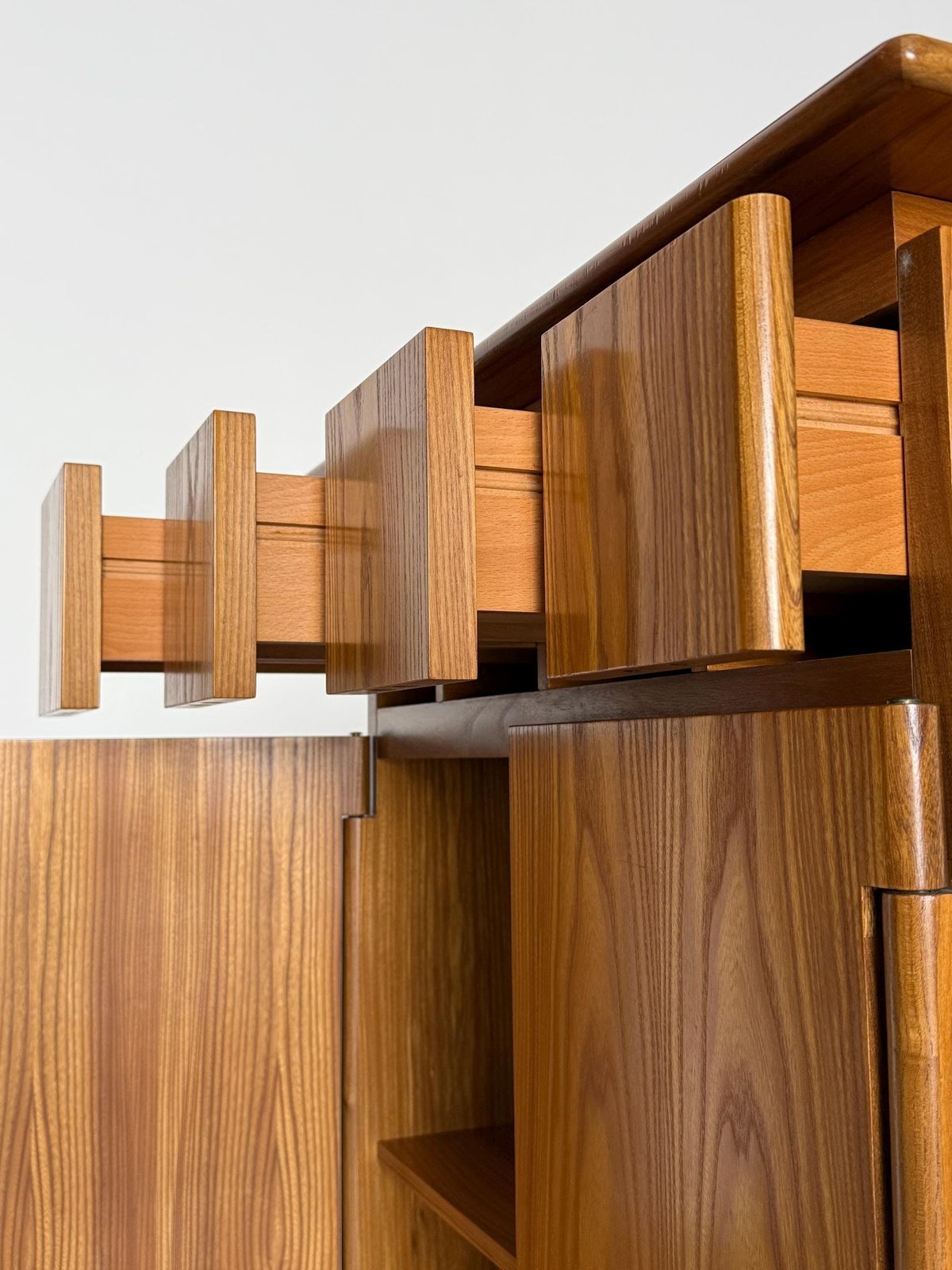 photo vintage Italian Cabinet ‘Il Cerniera’ By Silvana Arcelli Montanari For Tonelli, 1970s
