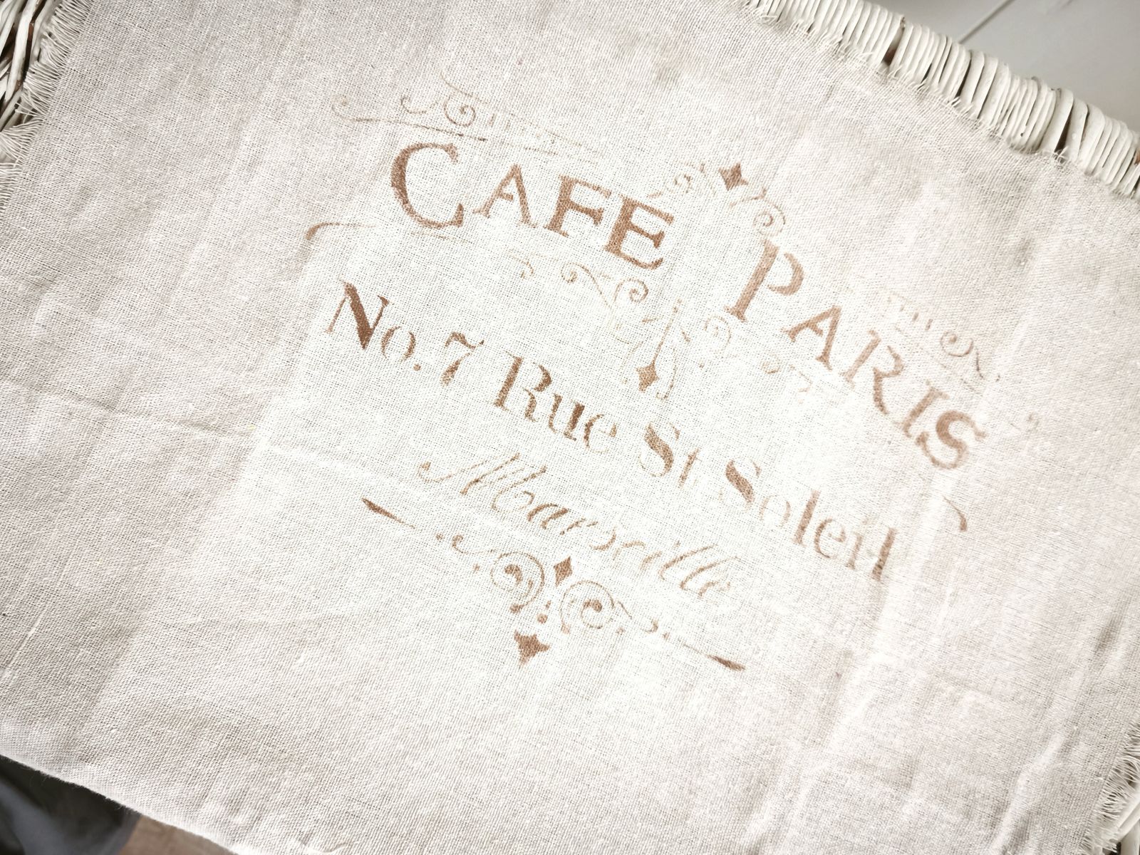 Valise d'époque en osier : boîte à cartes de mariage rustique, décoration campagne photo furniture