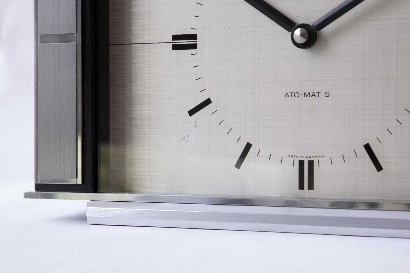 Elegant 1960s Junghans Desk Clock Mid Century Modern Space Age Table Atomic Germany Mcm Mantel Shelf photo vintage
