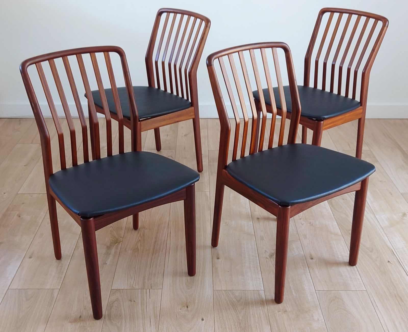 Mid Century Retro Danish Dining Chairs By Svenda Aage Madsena