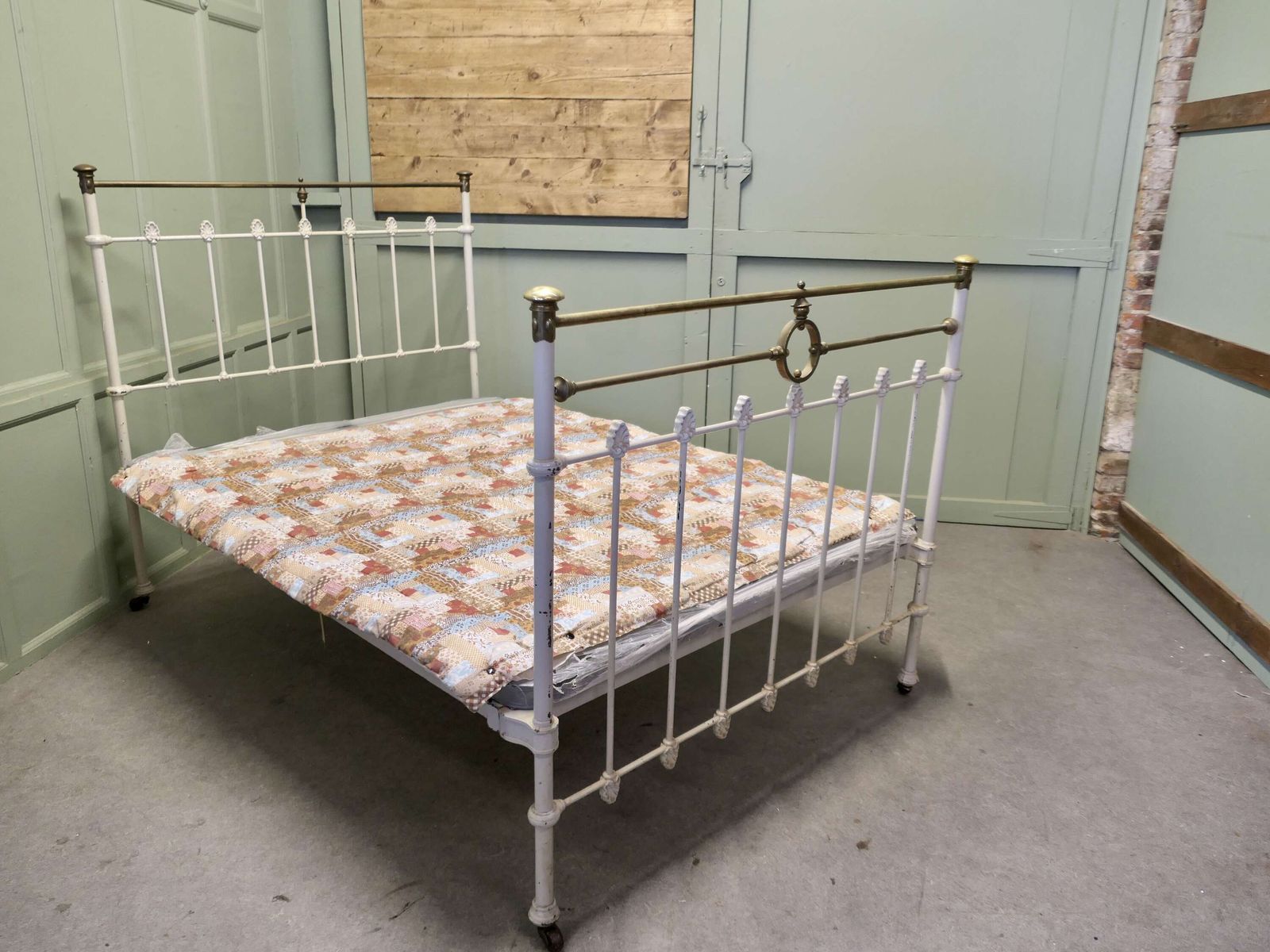 Victorian Brass And Iron Double Bed All In All An Attractive Bed And A Timeless In Design photo Furniture