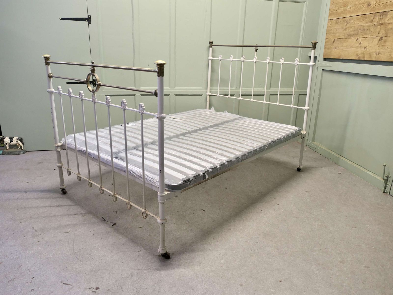 Victorian Brass And Iron Double Bed All In All An Attractive Bed And A Timeless In Design photo 1140.0