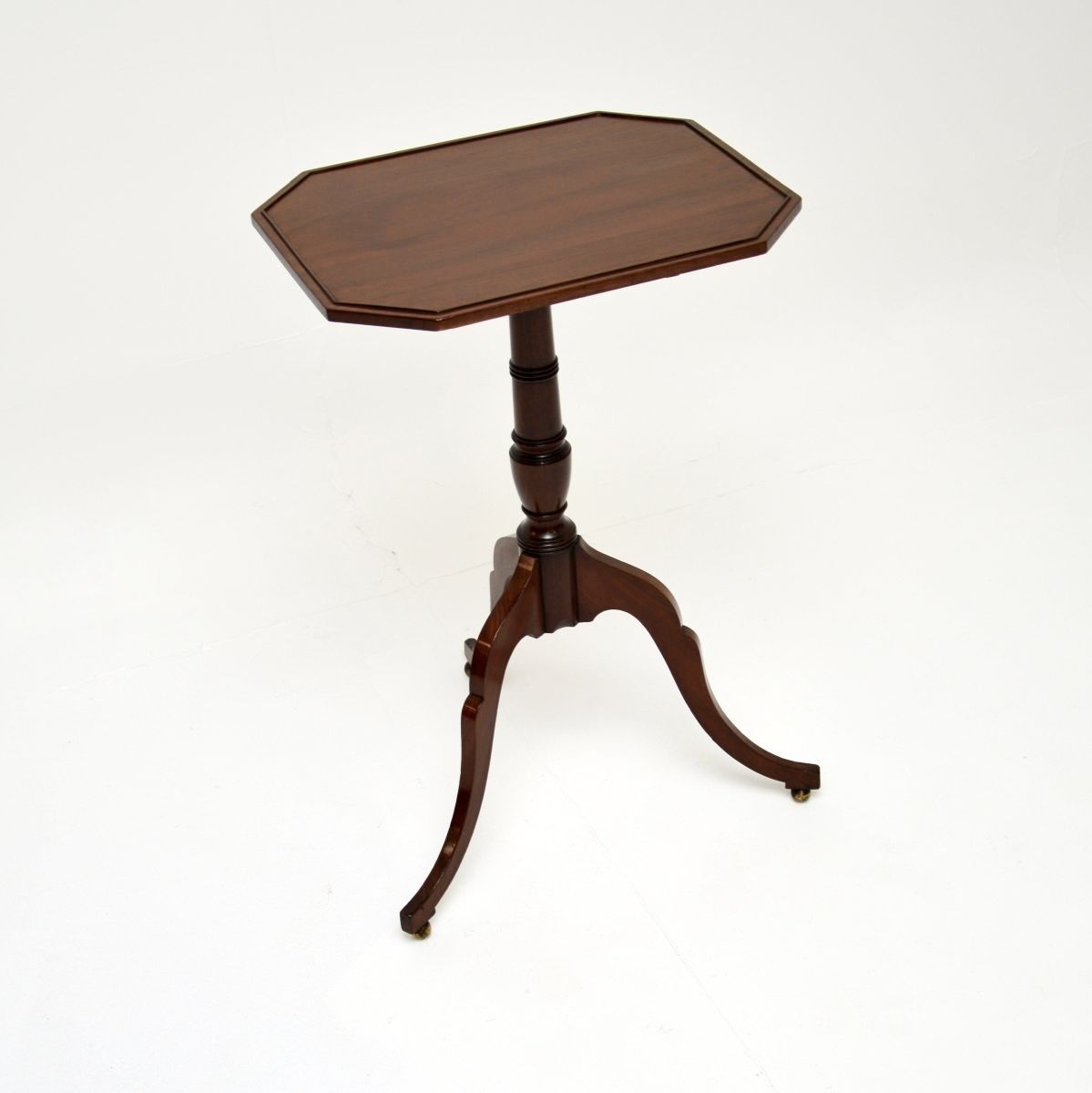 Antique Georgian Mahogany Tilt Top Occasional Table