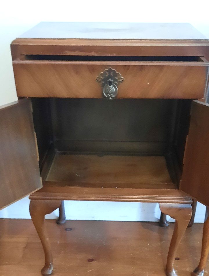 Matched  Pair Antique Burr Walnut Regency Style Bedside Tables 1930s Queen Anne photo vinterior