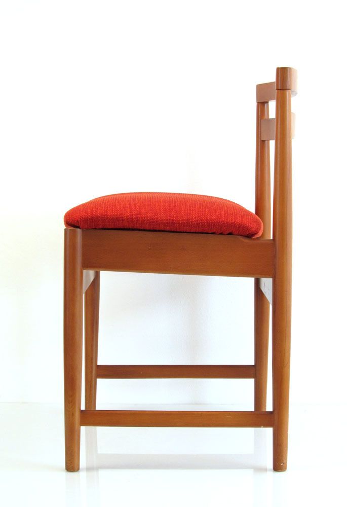 Deense Vintage Mid Century Eetkamerstoelen Rode Bekleding photo for sale