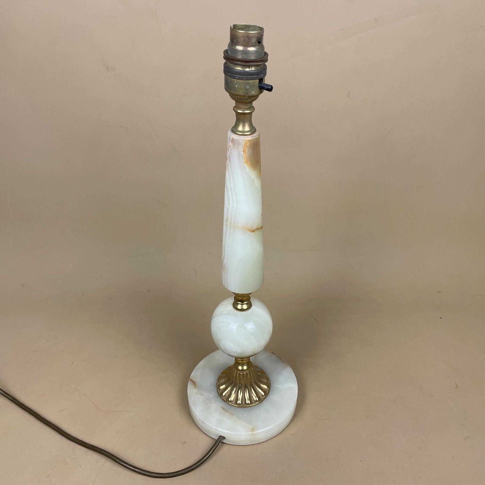 Antique Onyx Marble Lamp Light Brass Gold Metal Green Bedside Side Table Column Marbled Patterned Vintage Pattern Stone Ornate Round Base photo 116.0
