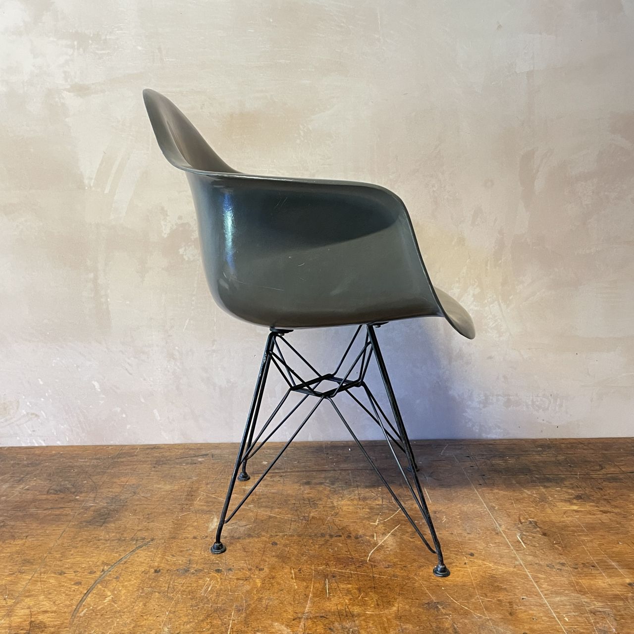 Eames Herman Miller Dar Fibreglass Chair In Elephant Grey photo for sale