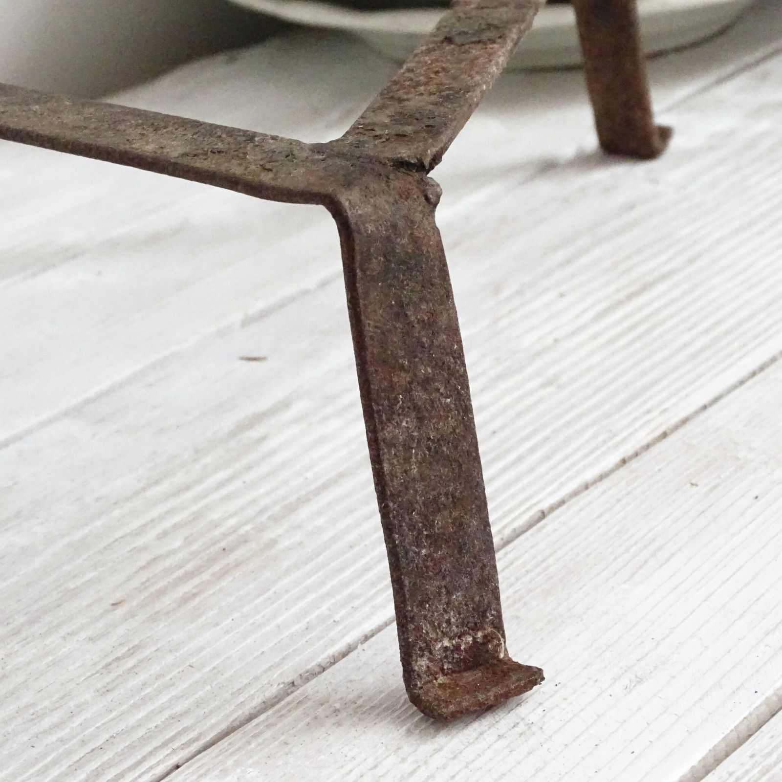 Dessous-de-plat en fer forgé à la main, trépied pour cheminée, support pour casseroles photo furniture