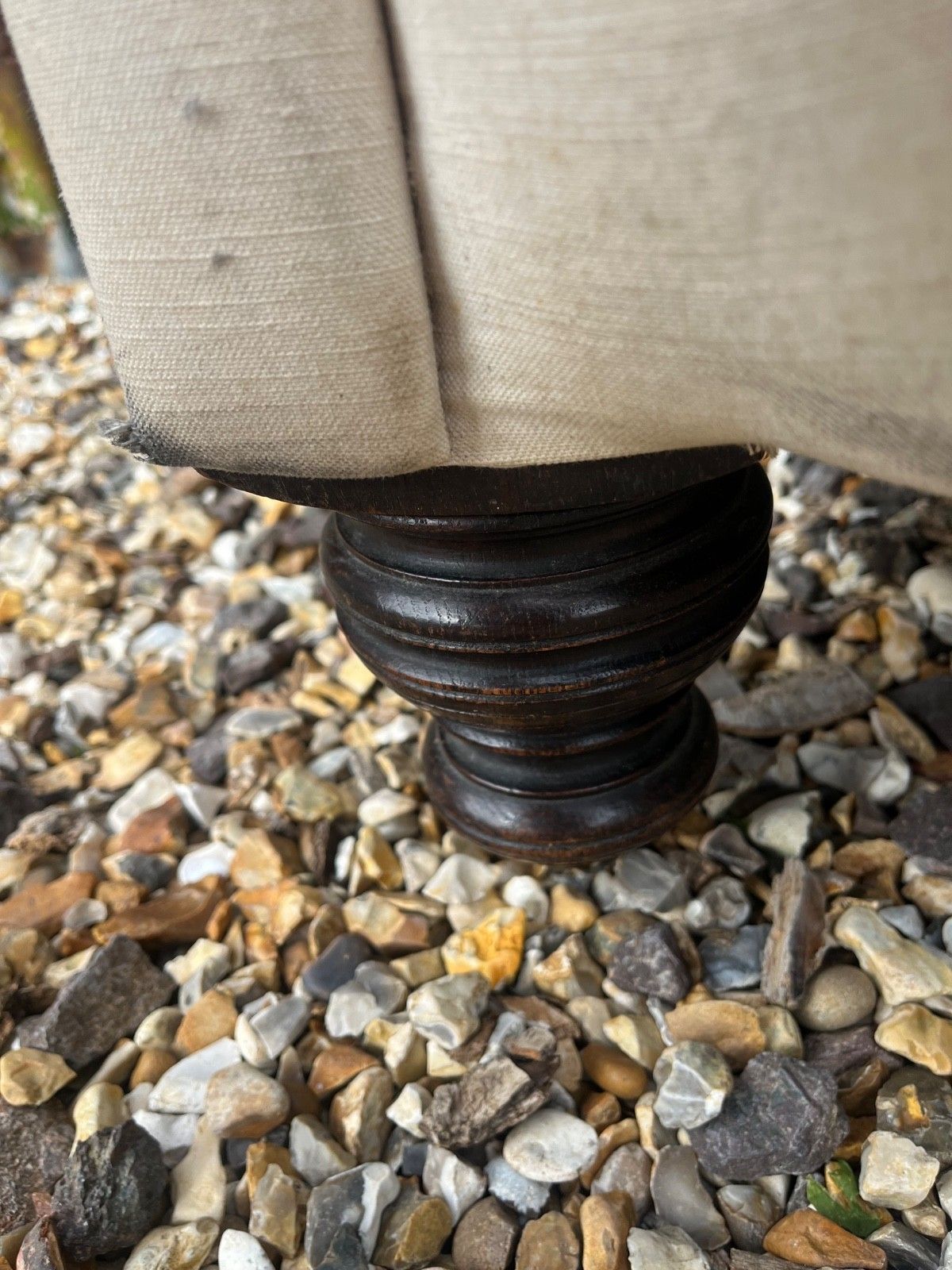 photo vinterior Victorian Chesterfield Sofa/Antique Sofa Circa 1800’s