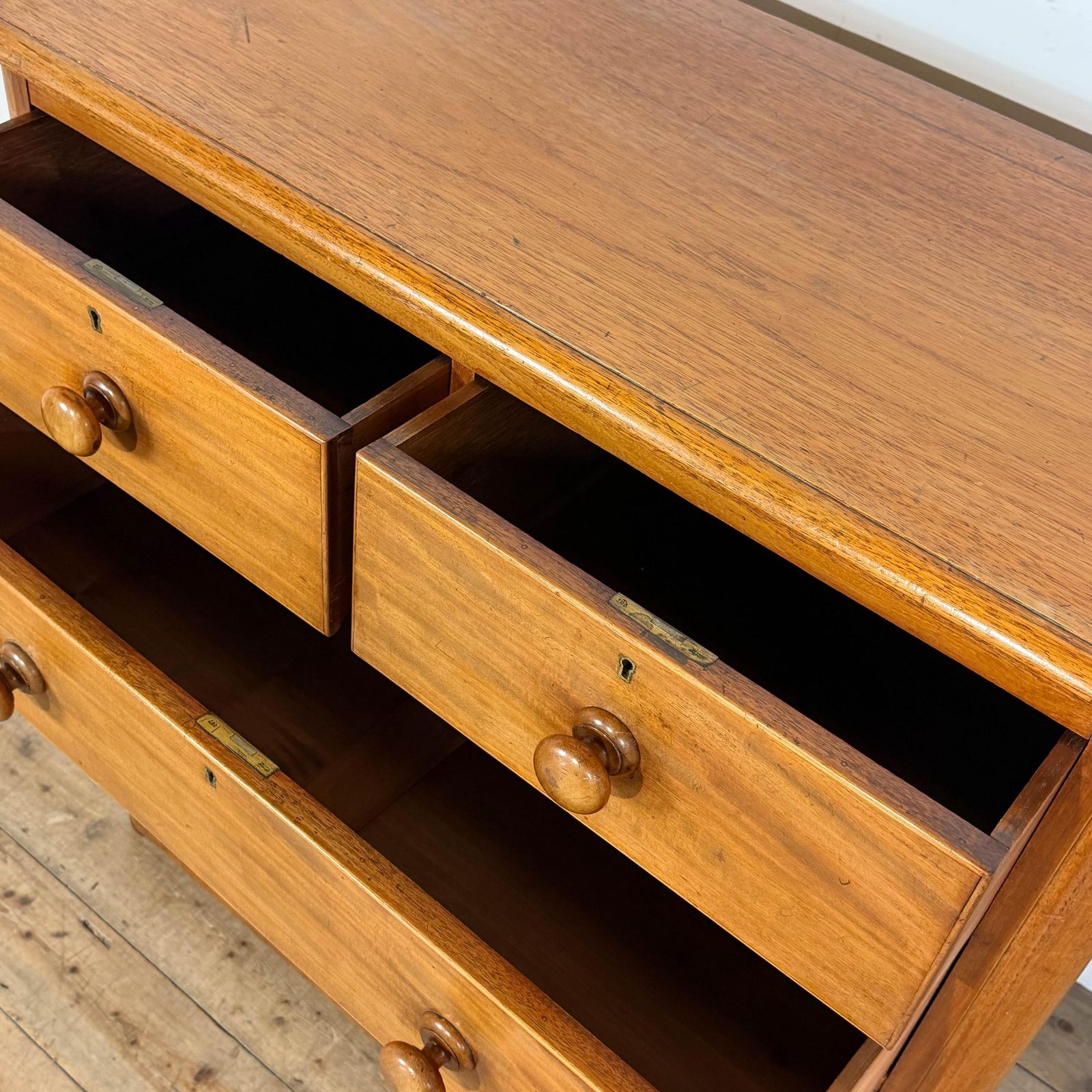 Antique Victorian Mahogany Chest Of Drawers | Antique Storage | Bedroom Drawers | Antique Chest Of Drawer photo vintage
