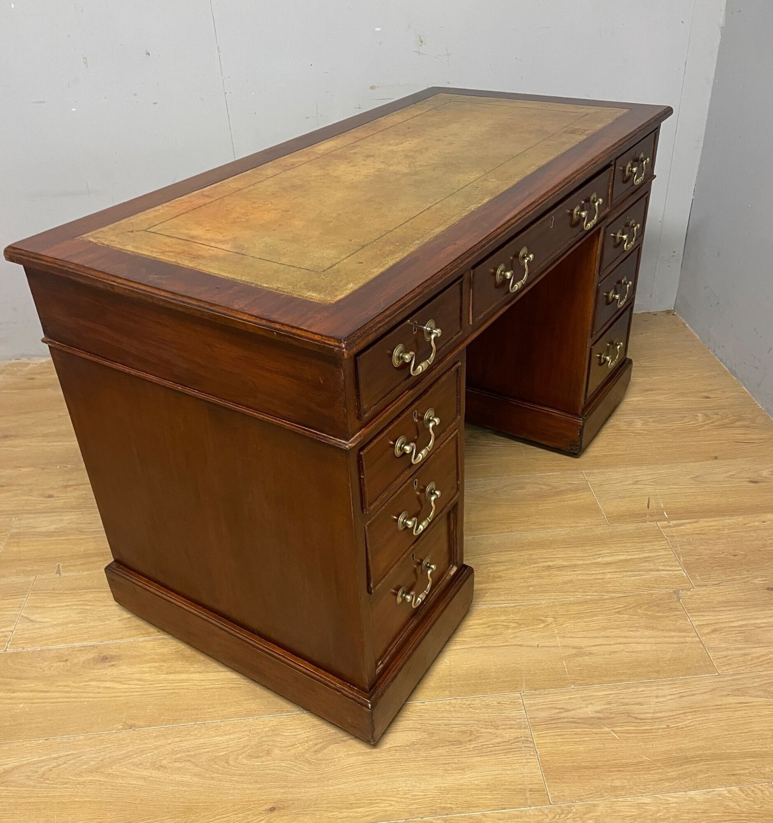 photo furniture Edwardian Mahogany Pedestal Three Part Desk With A Tooled Leather