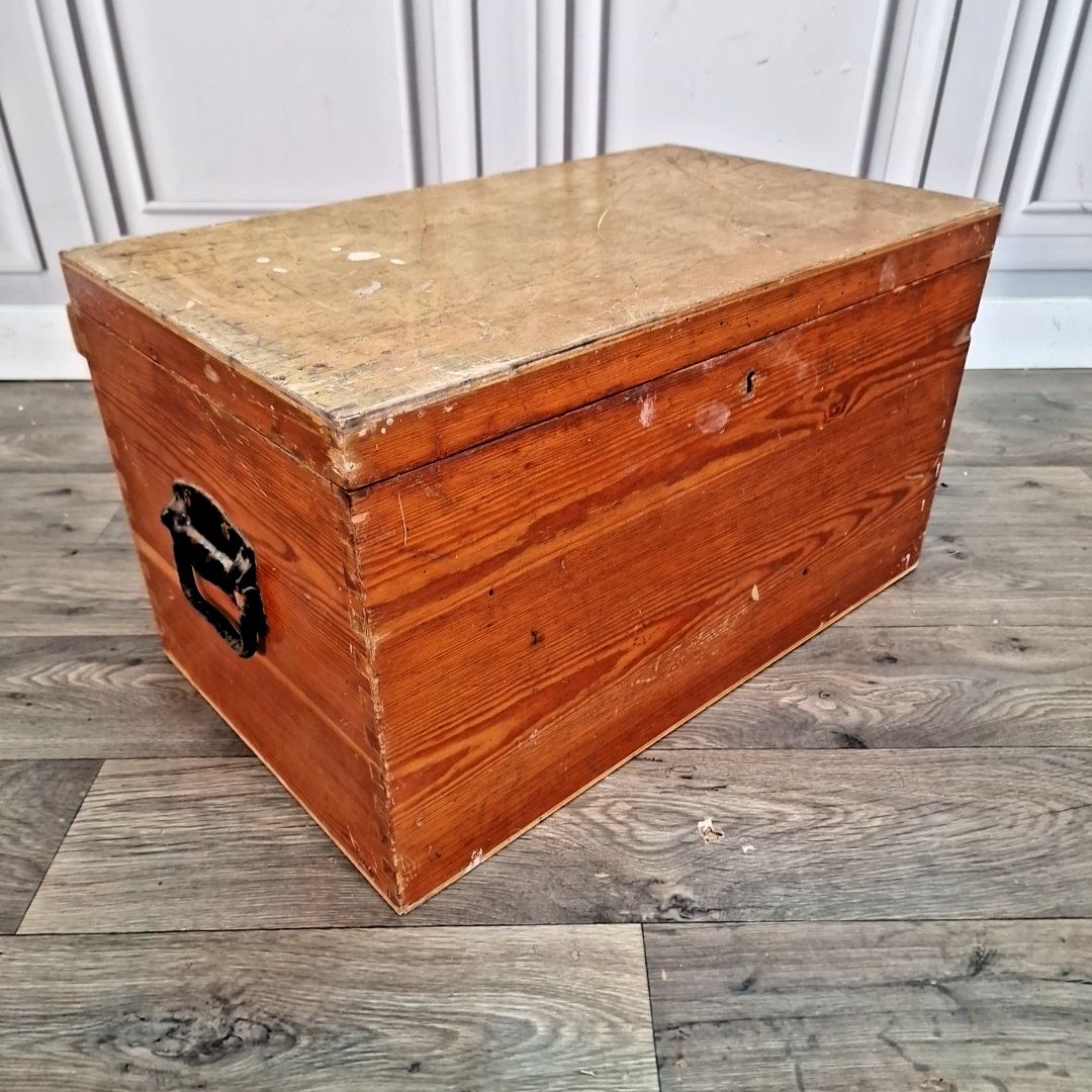 Antique Pine Storage Trunk Chest Wooden Blanket Tool Box Rustic Coffee Table