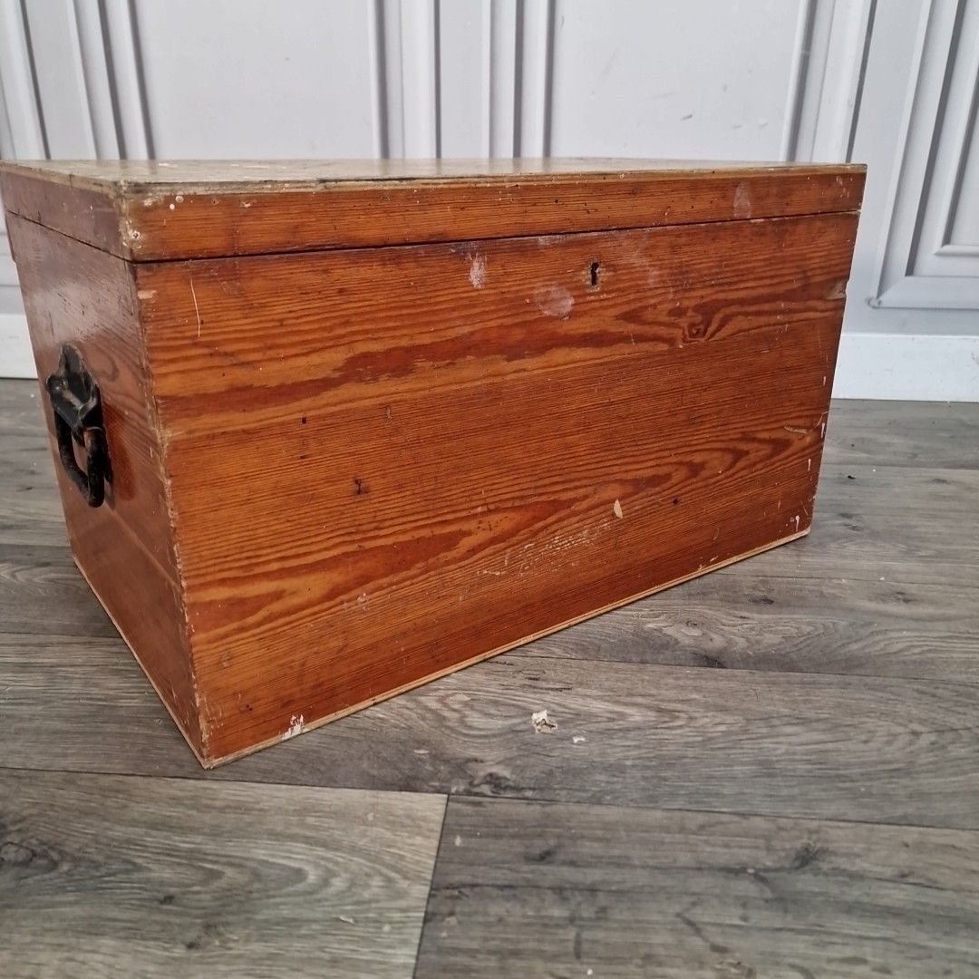 Antique Pine Storage Trunk Chest Wooden Blanket Tool Box Rustic Coffee Table photo Furniture