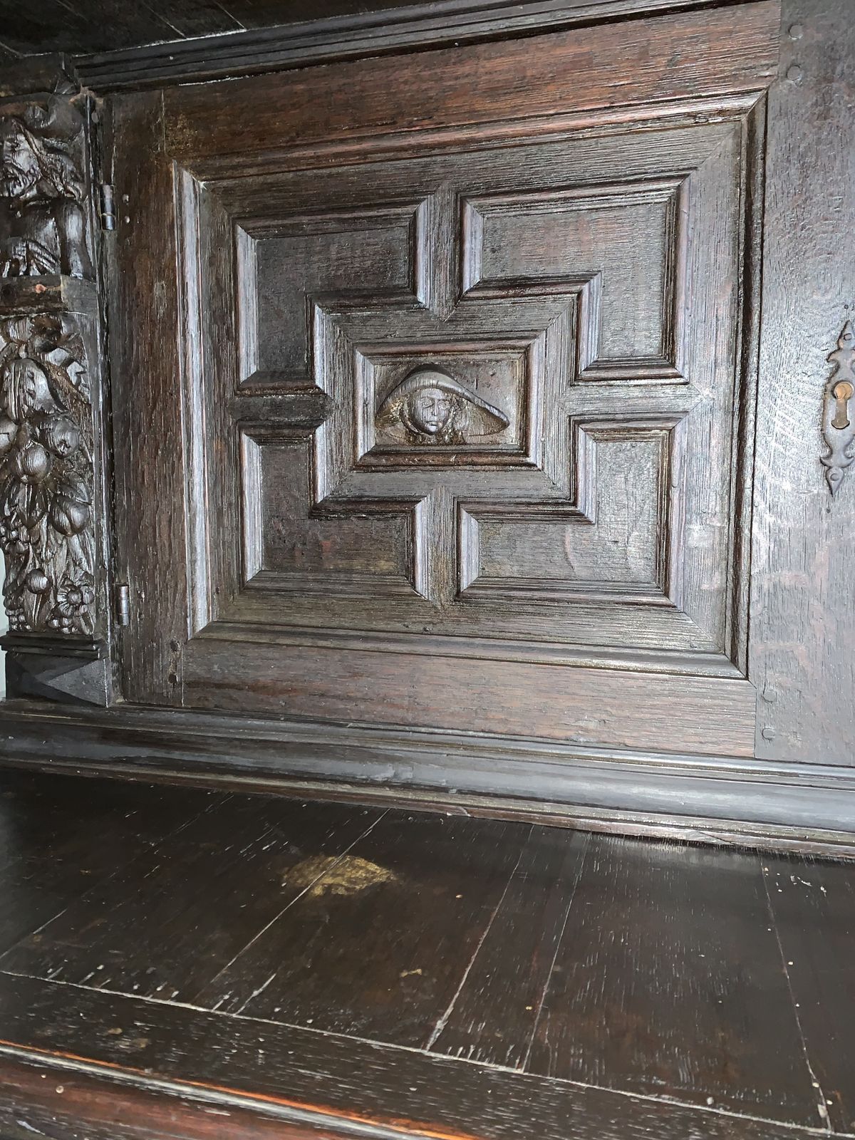 Antique 17th Century Court Cupboard Anno 1609 photo 5000.0