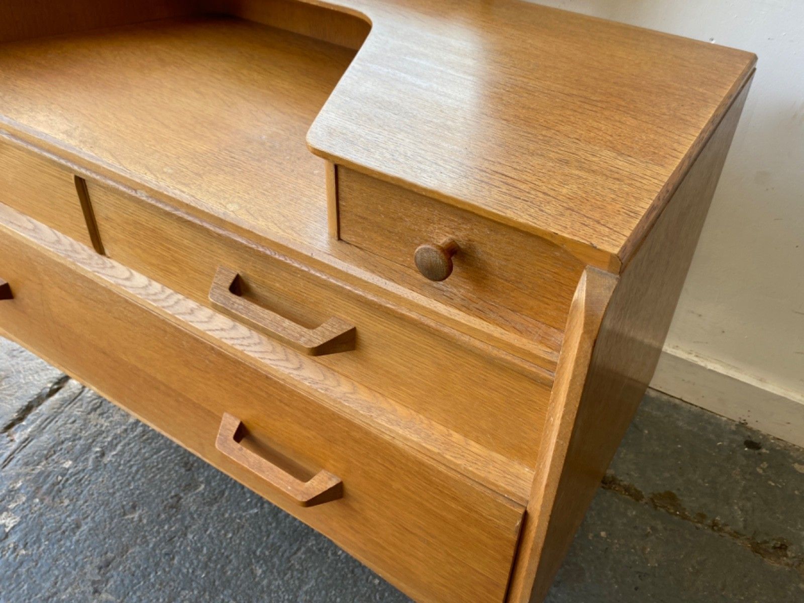 Mid Century 1950s Oak Dressing Table By E. Gomme / G Plan photo for sale