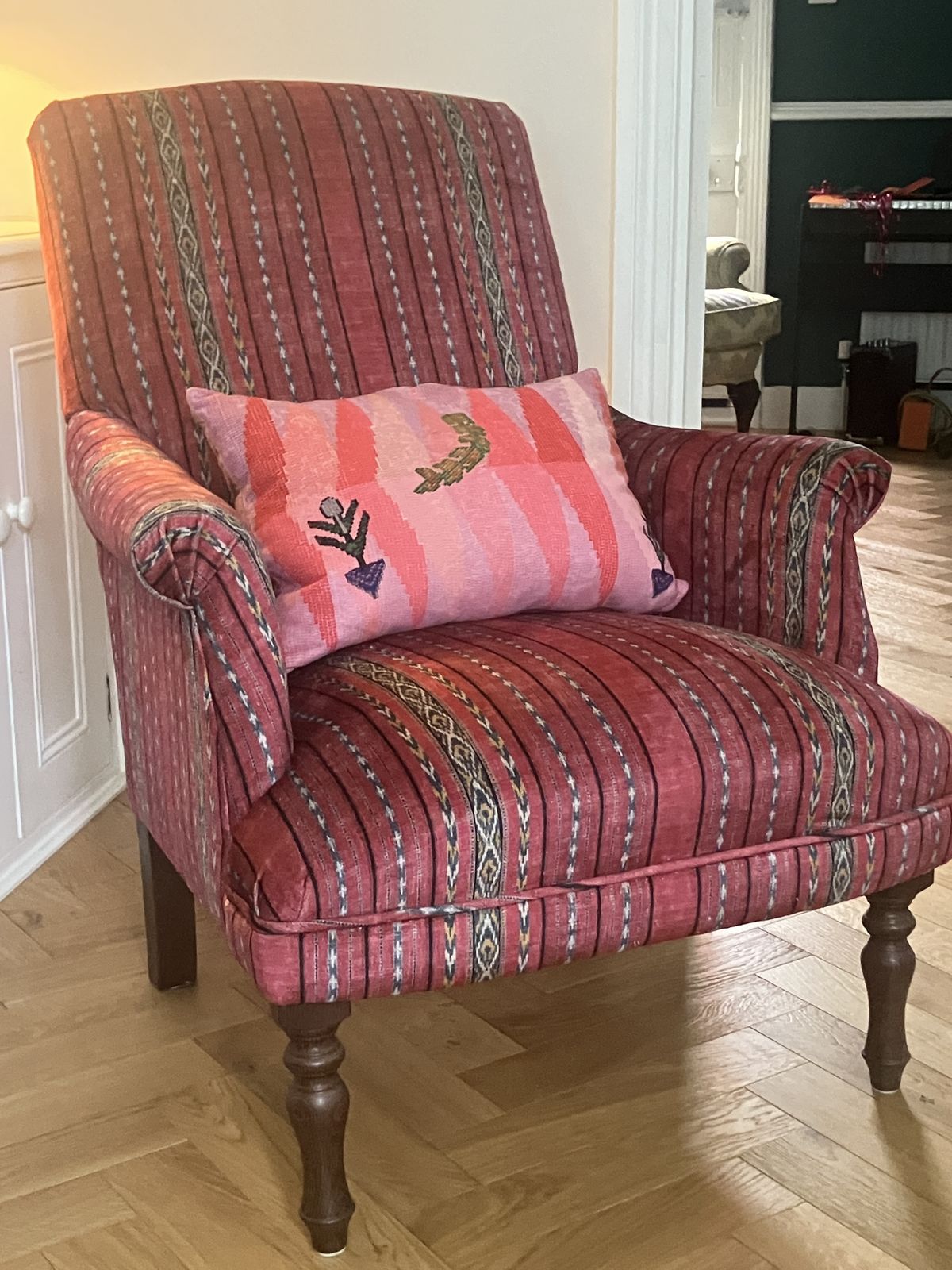 Snape Chair, Less Than 6 Months Old, Spotless Condition Rrp £2354 photo furniture