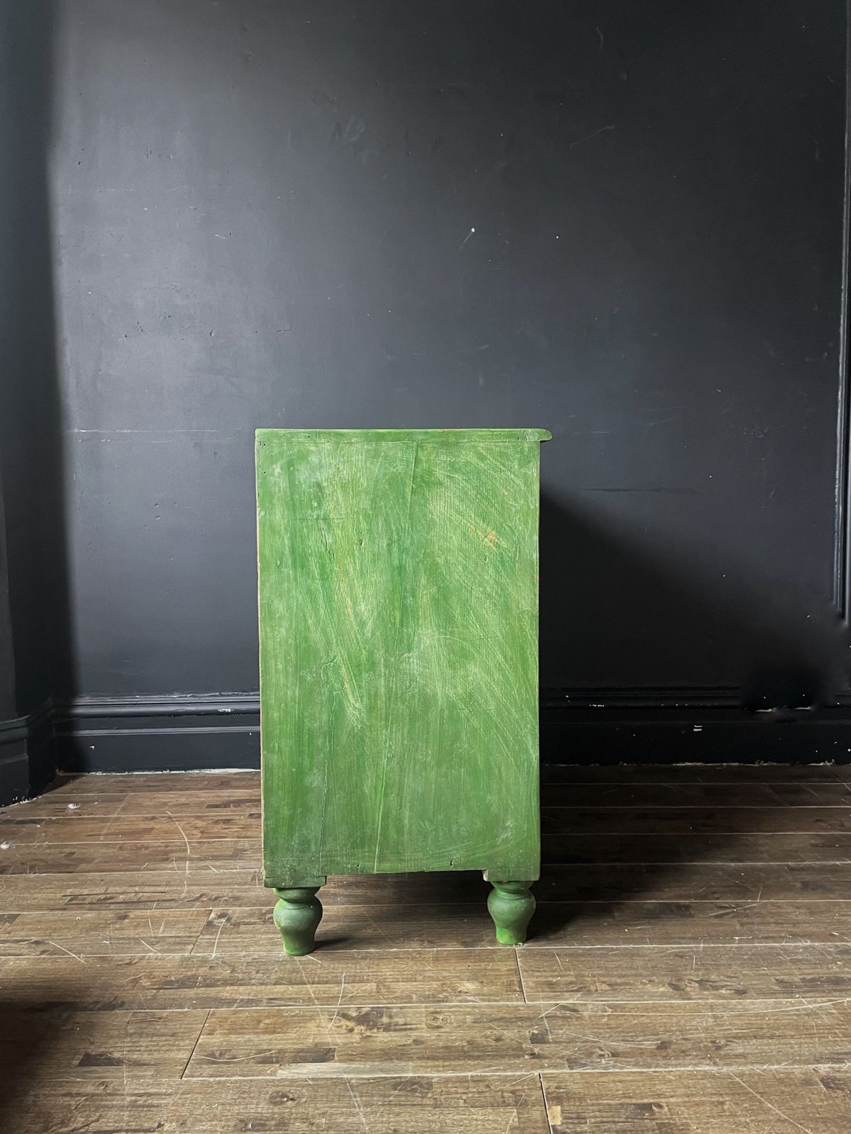 Victorian Vibrant Green, 1800s photo 600.0
