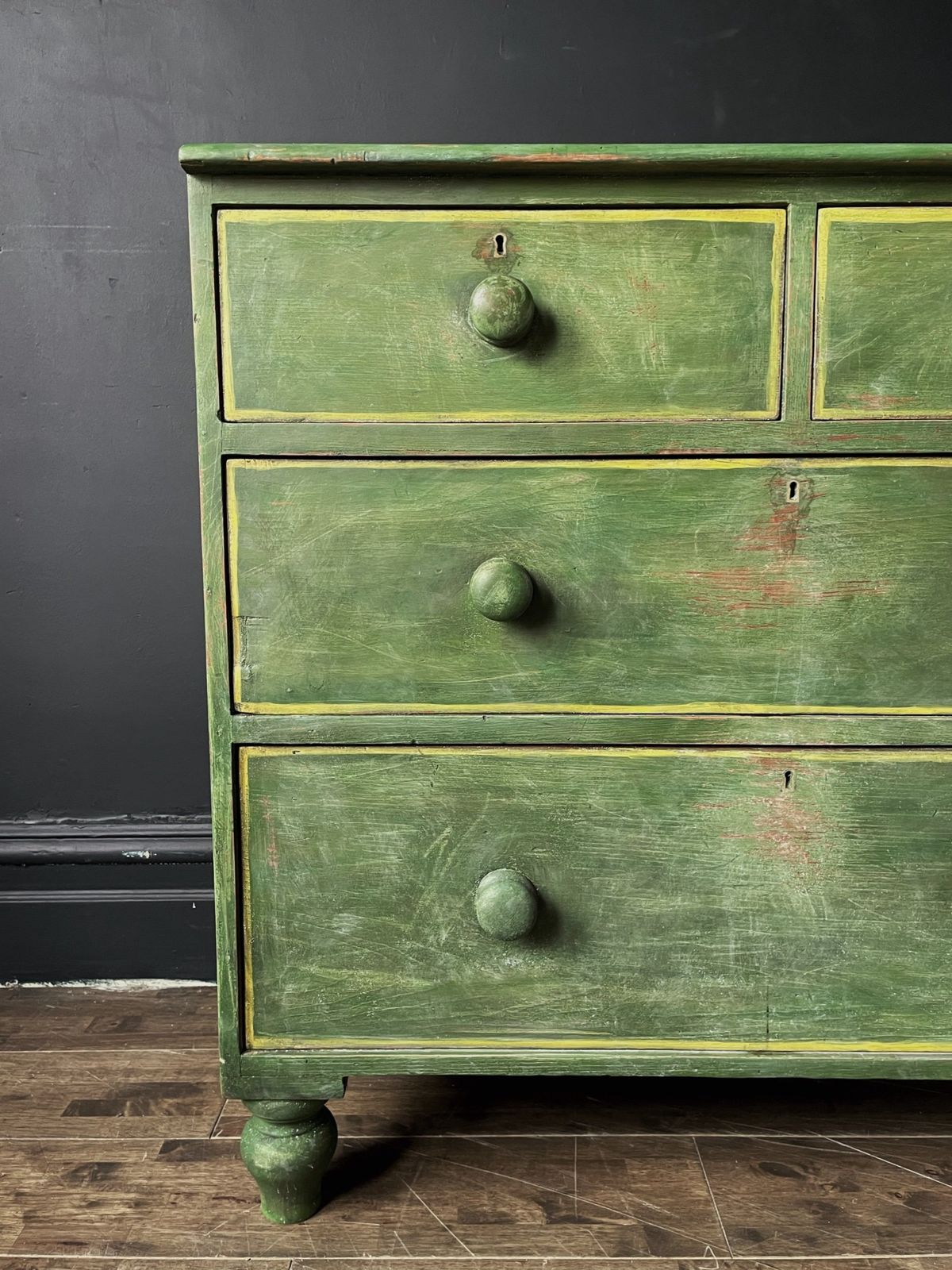 photo furniture Victorian Vibrant Green, 1800s