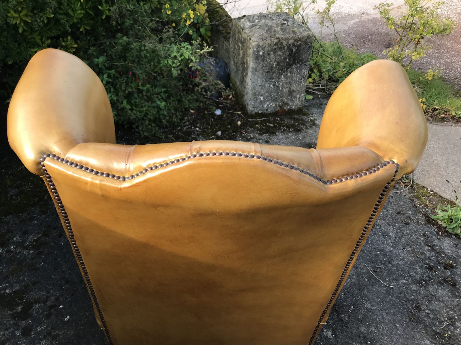 photo vinterior Vintage Hand Dyed Ochre Leather Chesterfield Wing Armchair