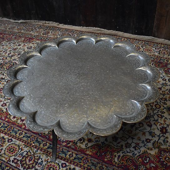 photo vintage Antique Indian Kashmir Hand Engraved Scalloped Brass Wrought Iron Side Tea Table