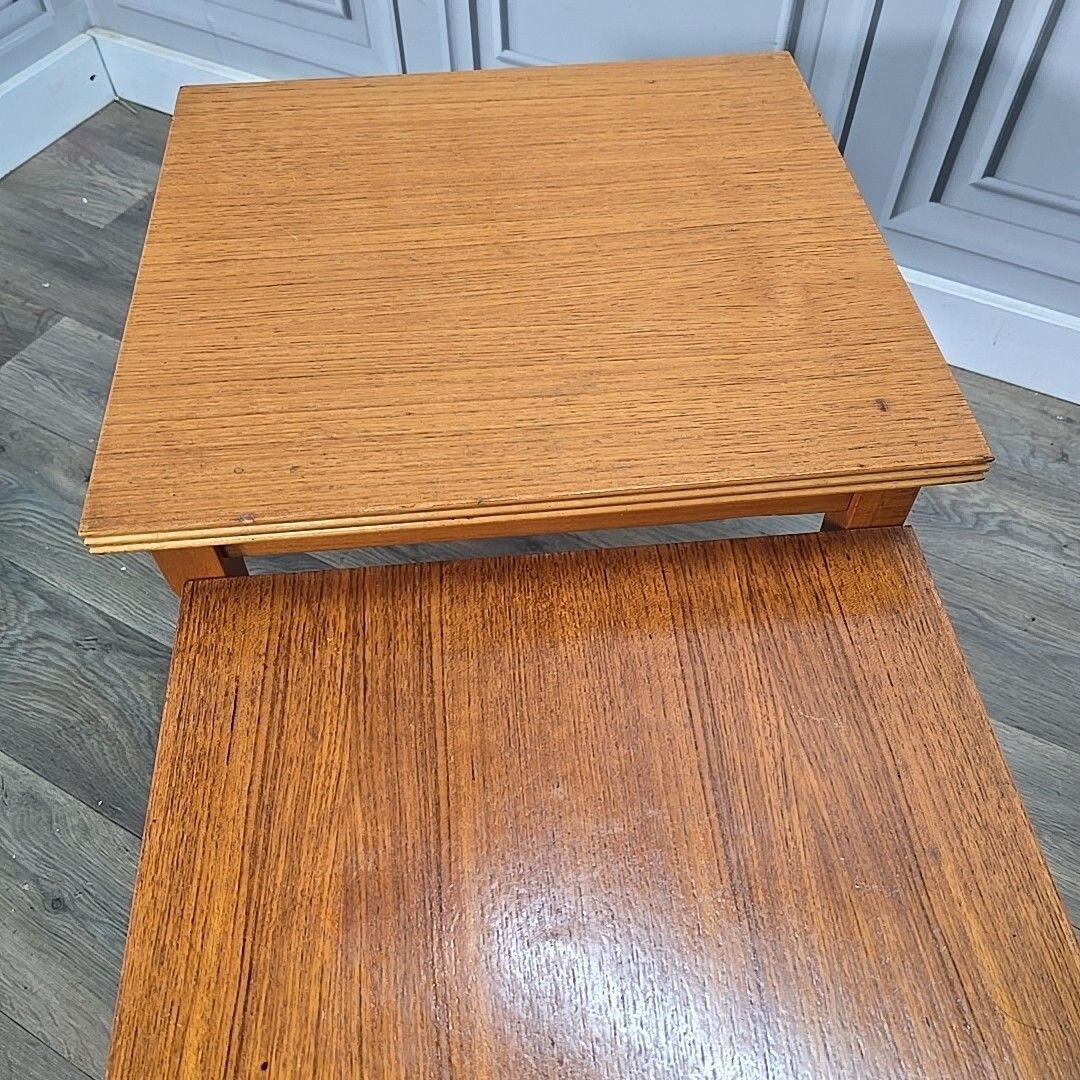 photo vintage Retro Vintage Mid Century Style Nest Of 2 Tables Side Coffee Nesting Table