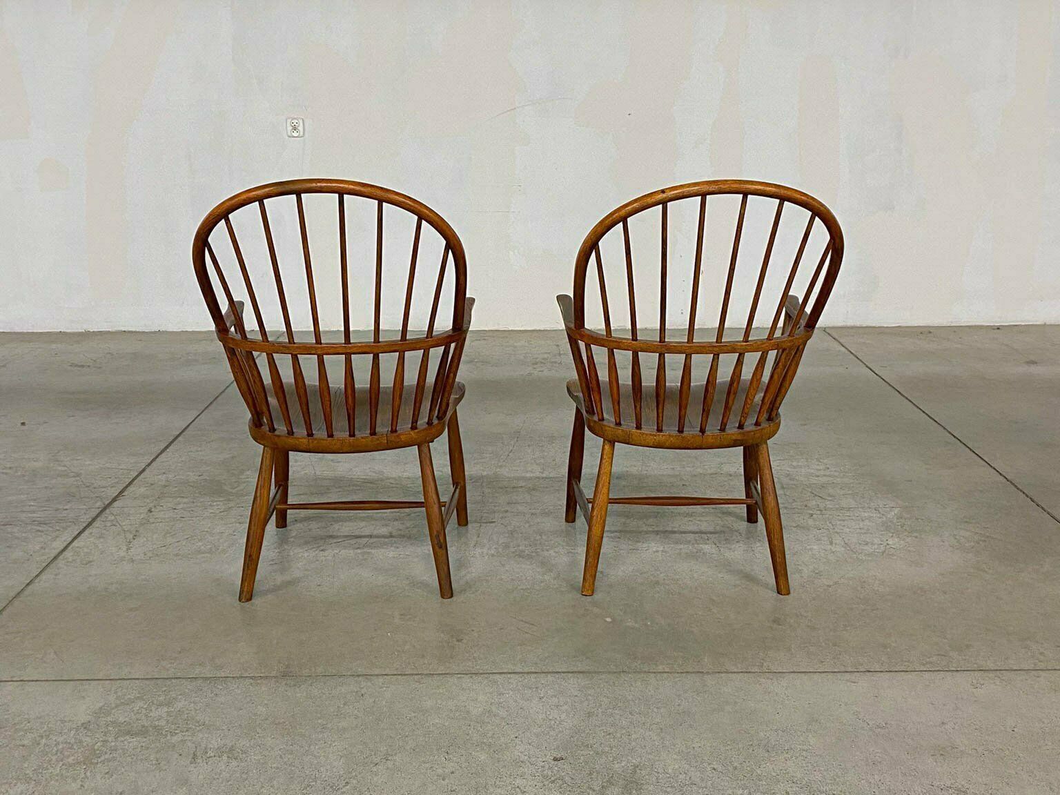 Model Ch 18a Windsor Dining Chairs By Frits Henningsen For Carl Hansen & Son, 1940s, Set Of 2 photo for sale