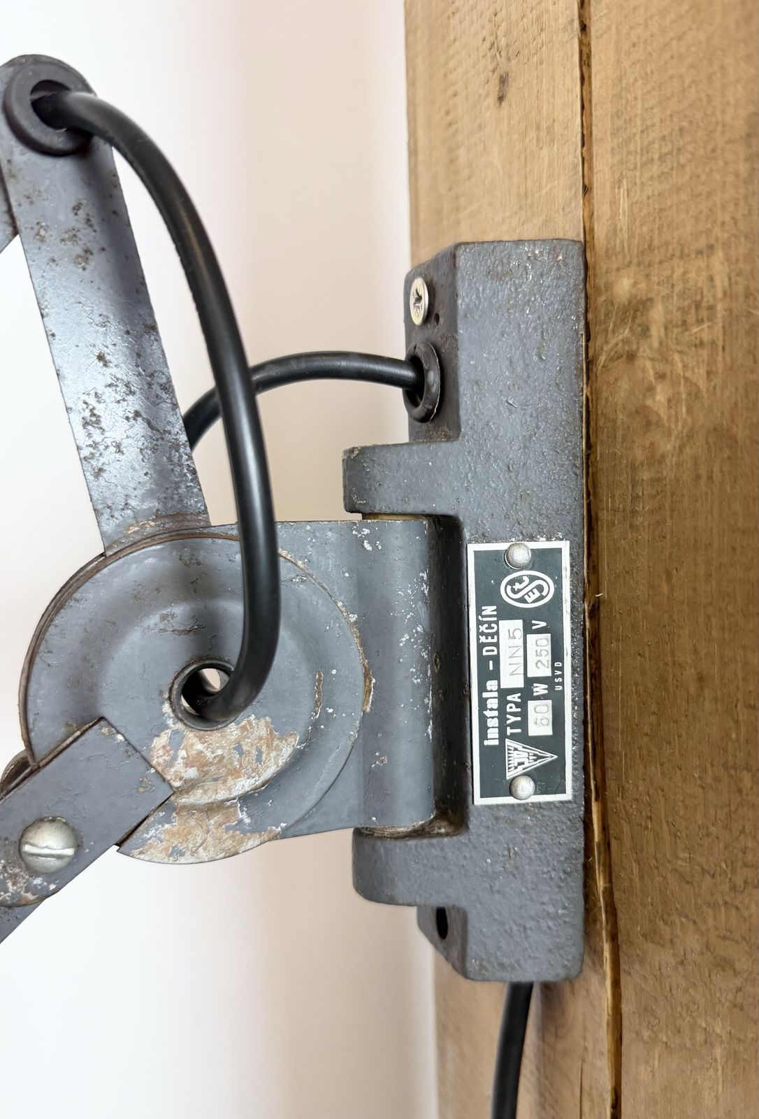Grey Industrial Gooseneck Scissor Wall Lamp From Elektroinstala, 1960s photo Lighting