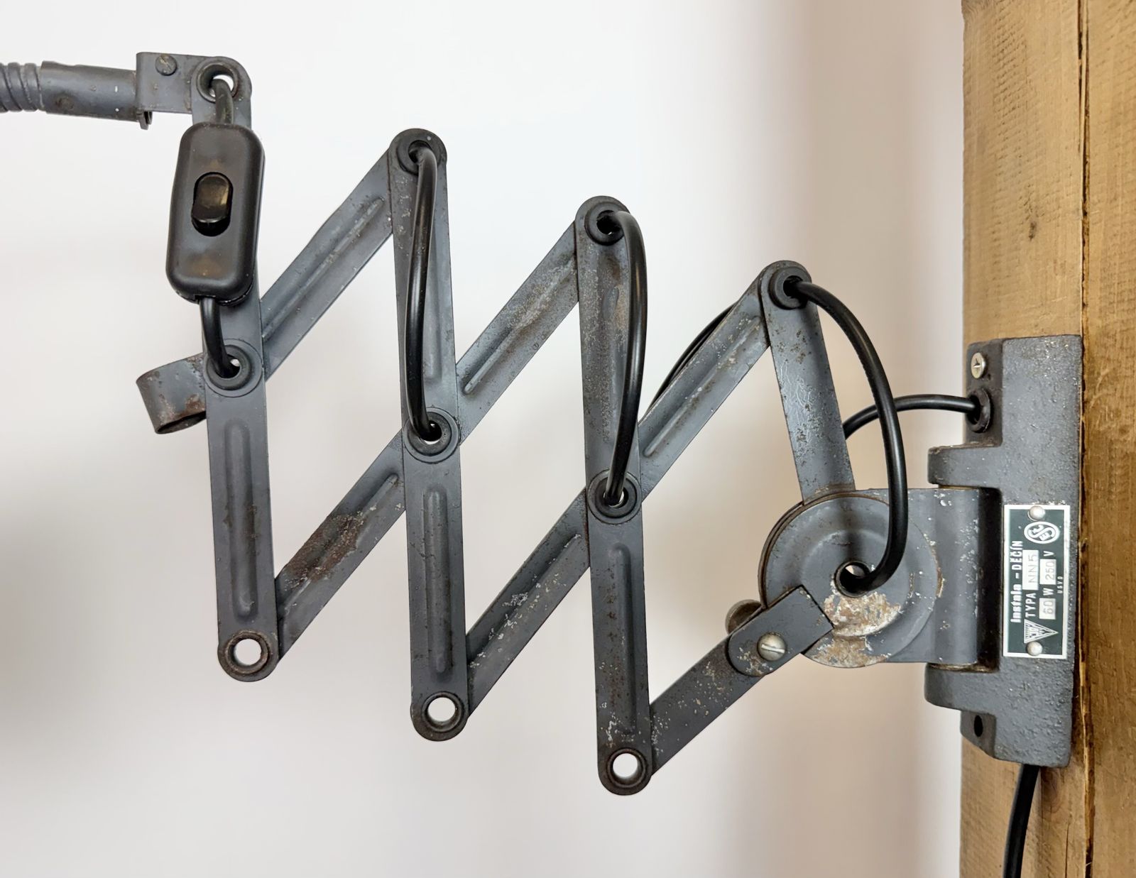 Grey Industrial Gooseneck Scissor Wall Lamp From Elektroinstala, 1960s photo vinterior