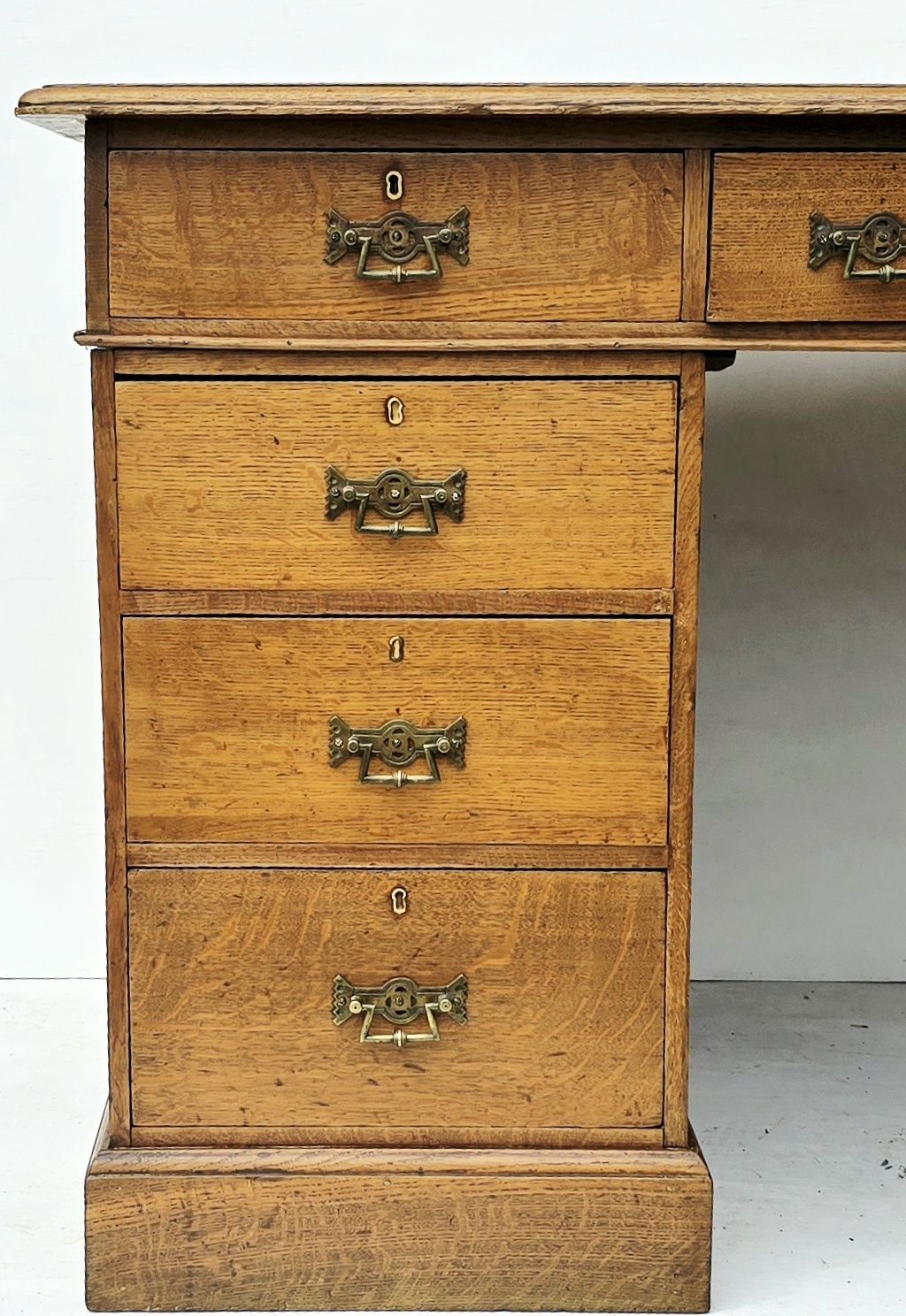 Superb 19th Century Golden Oak Pedestal Desk. photo Furniture