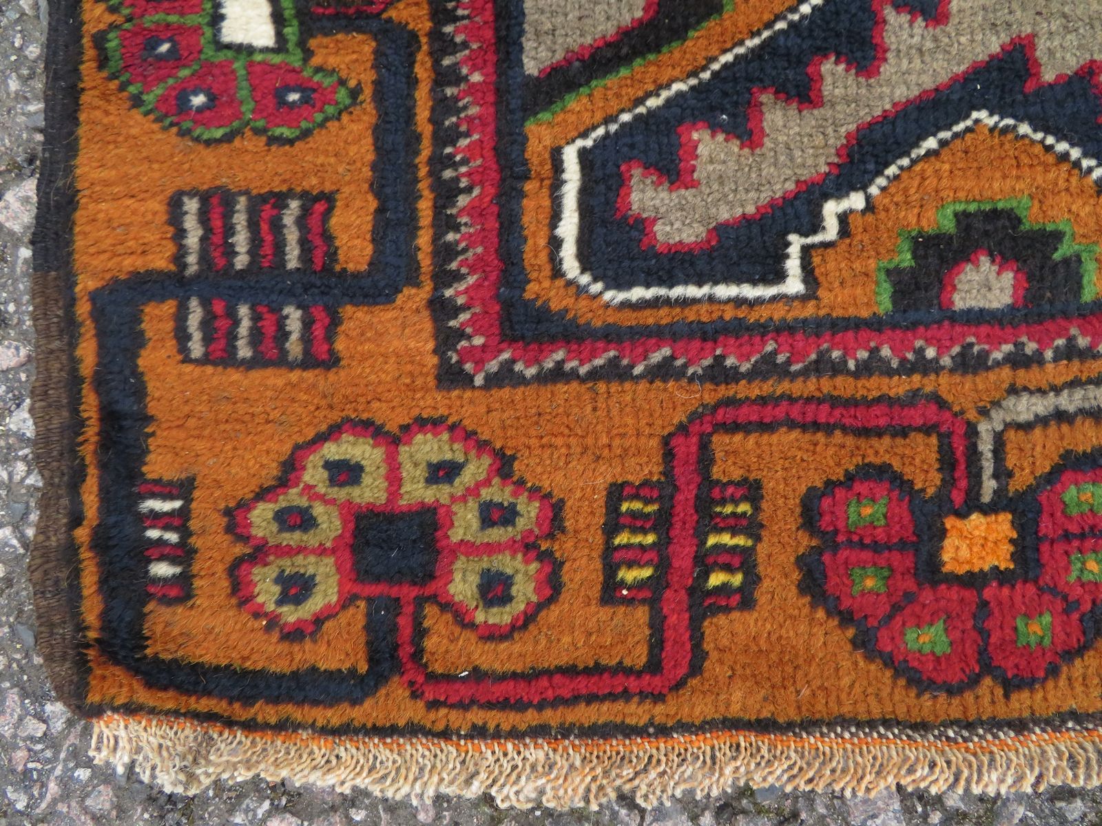 Old Turkish Yahyali Village Rug. 148cm X 90cm. photo vinterior