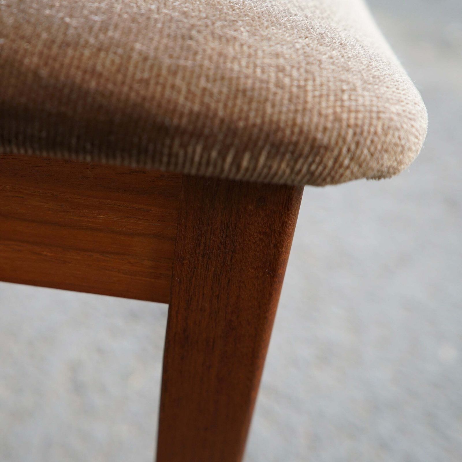 photo furniture Midcentury G Plan Fresco X Back Dining Chairs X6 (2 Carver Chairs)