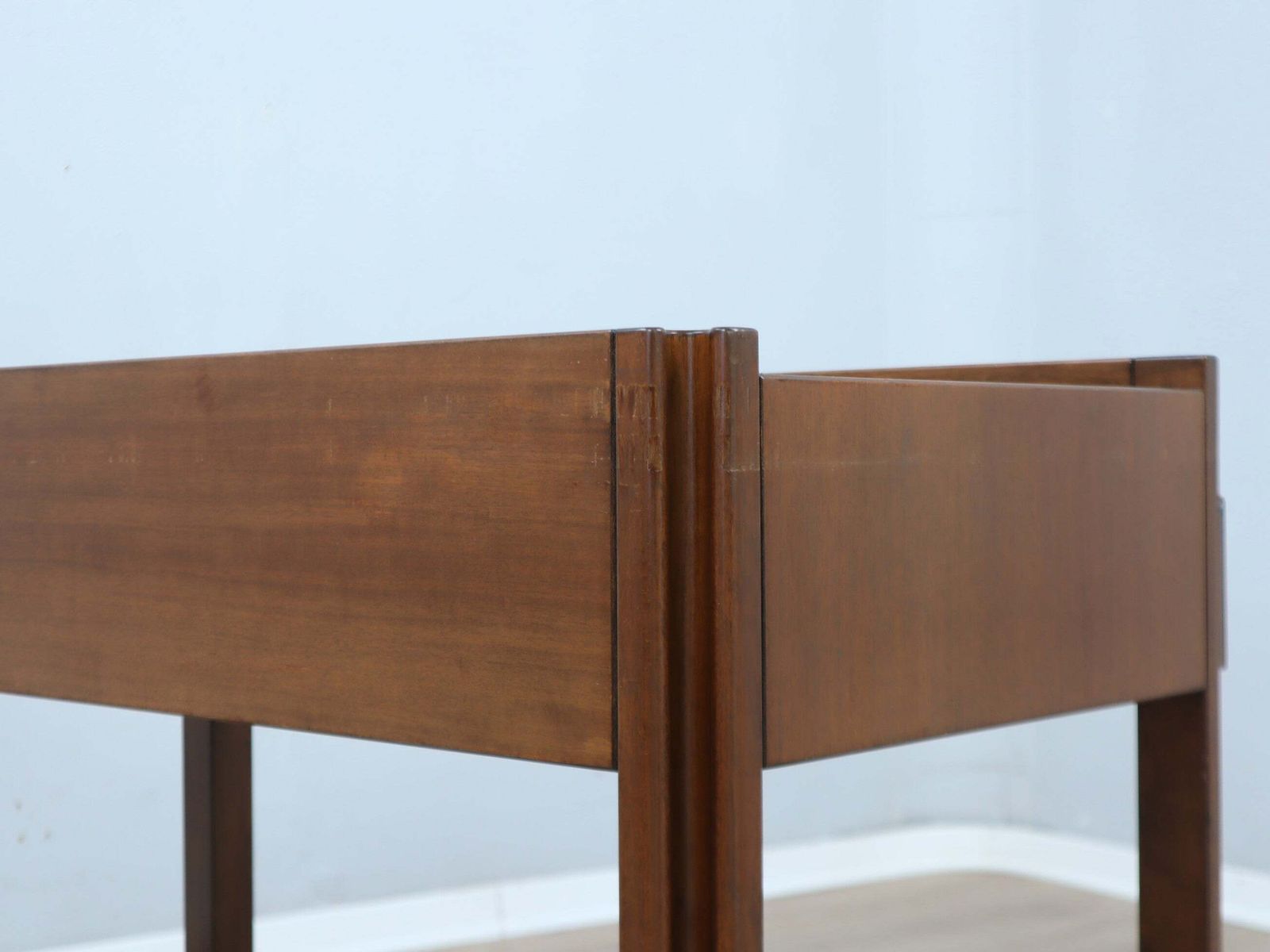 photo for sale Angelo Mangiarotti voor Molteni 4D Series massief houten barkar, jaren 1970