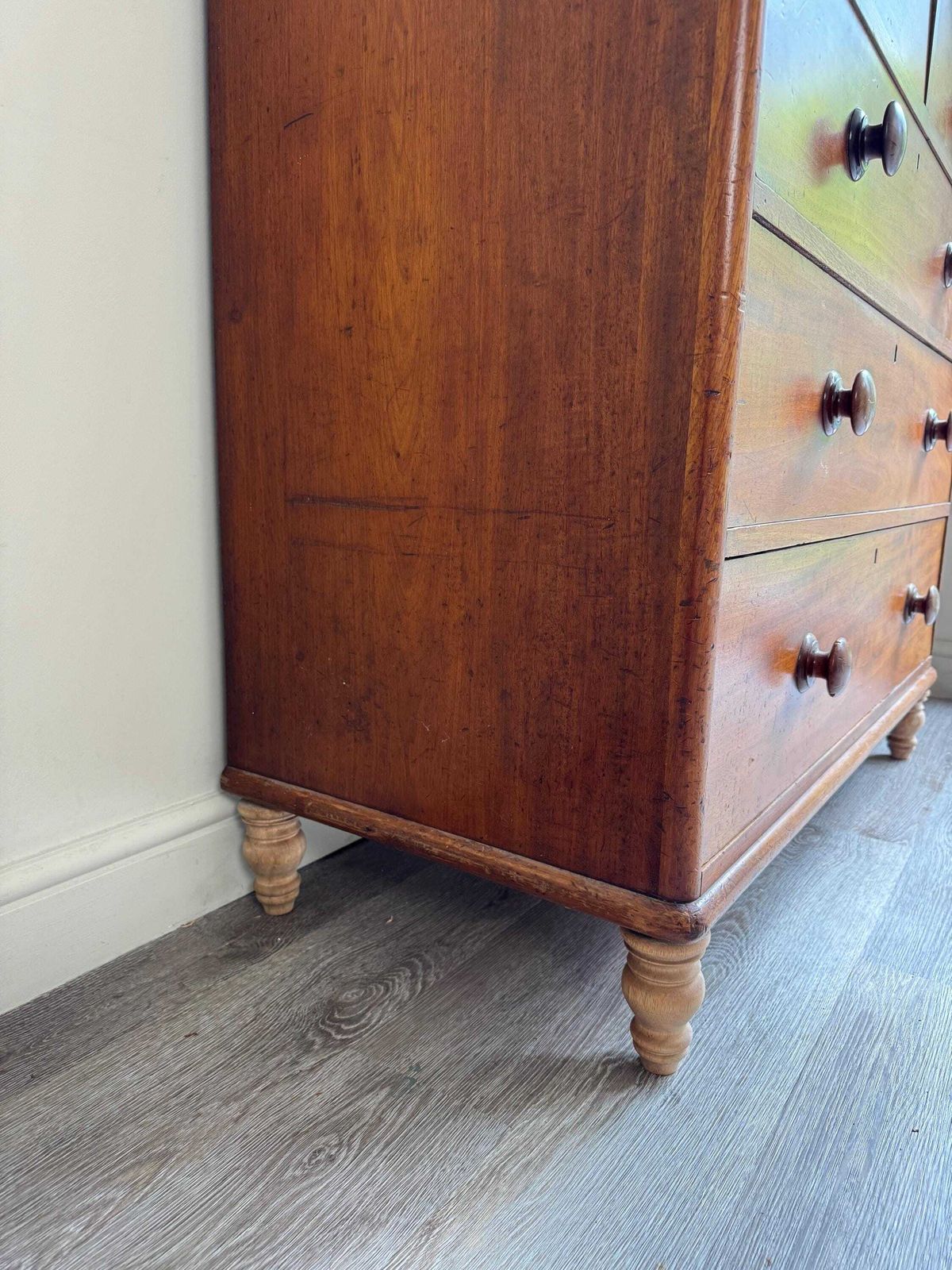 photo vinterior Antique Large Chest Of Drawers 2 Over 3 Upon Bun Feet Original Handles