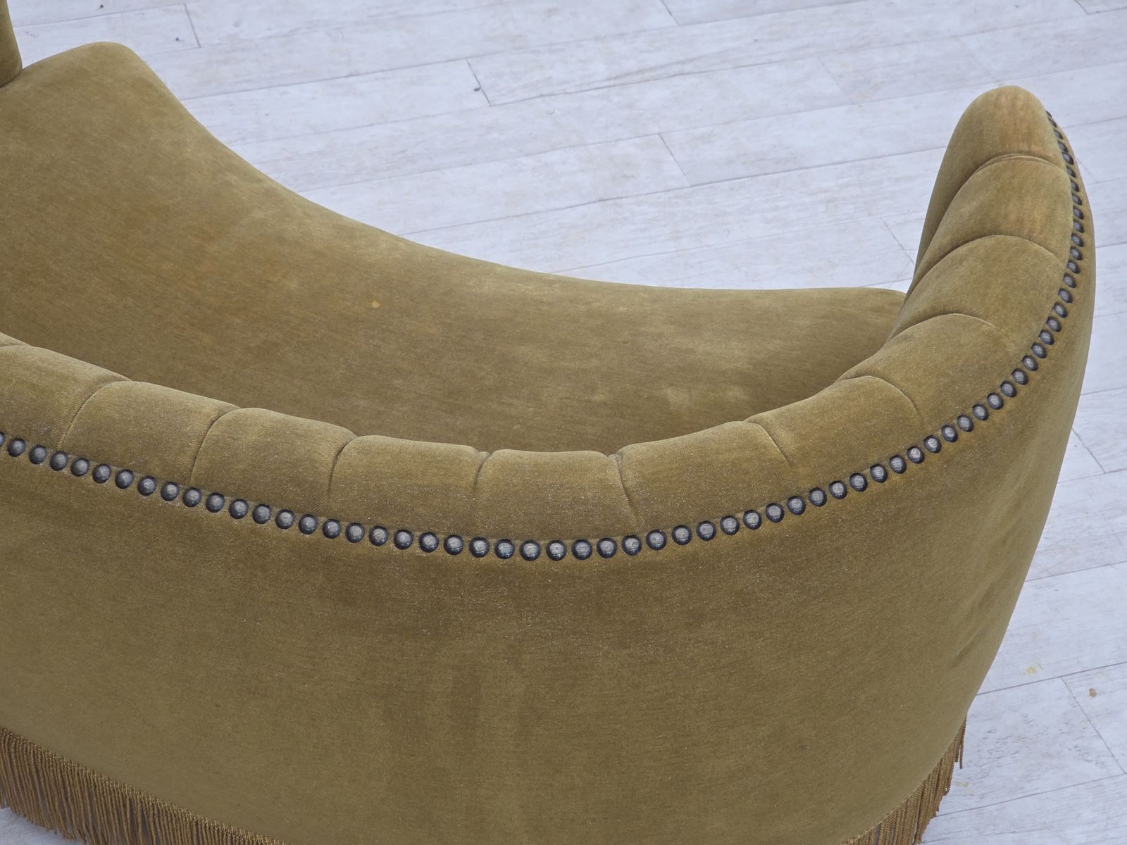 photo furniture Deense 2 Zits "Banana" Bank, Ca. Jaren 1970, Groen Meubelvelours.