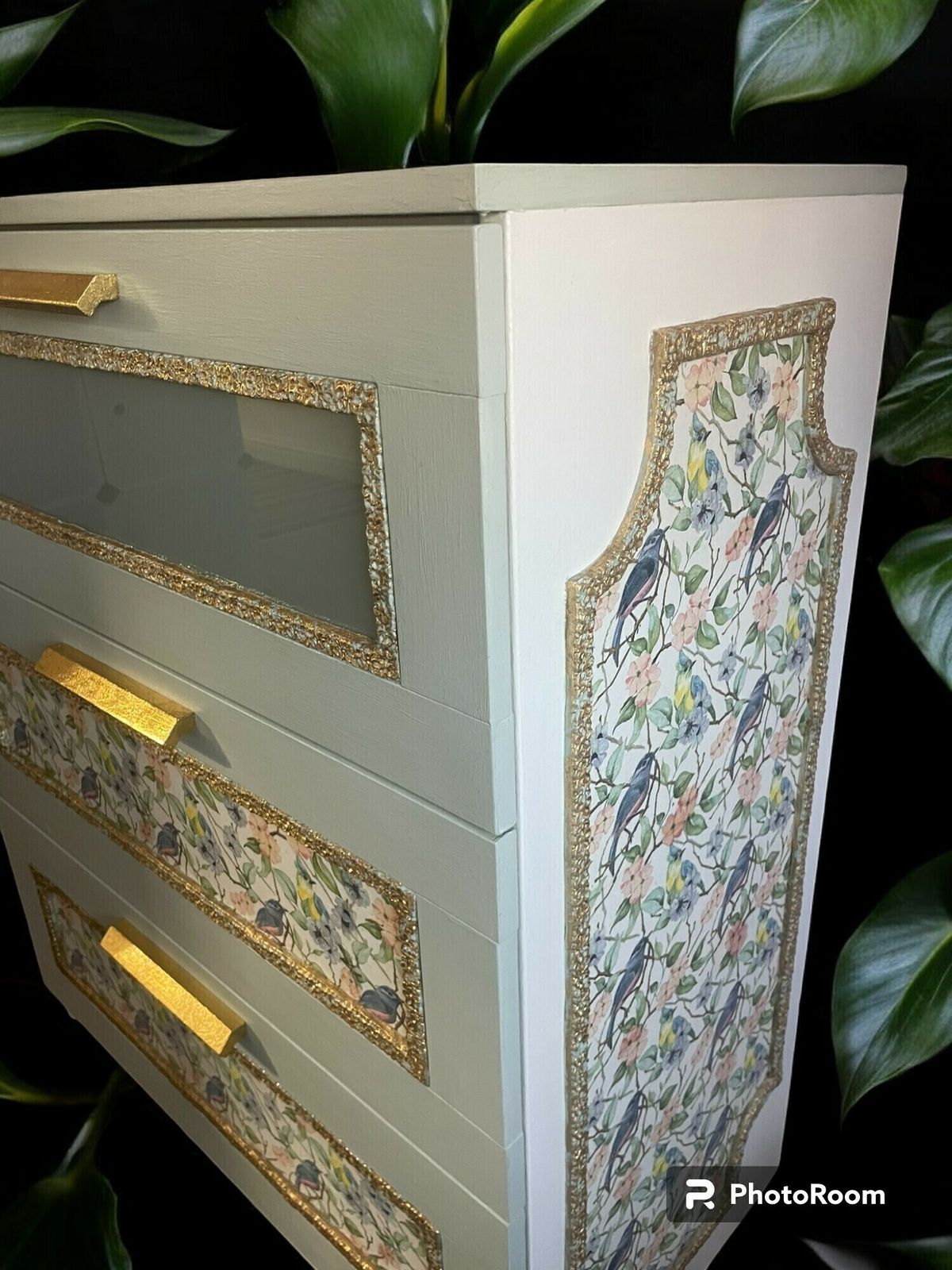 149.5 Three Drawer 'Aged Vintage Style' Chest photo