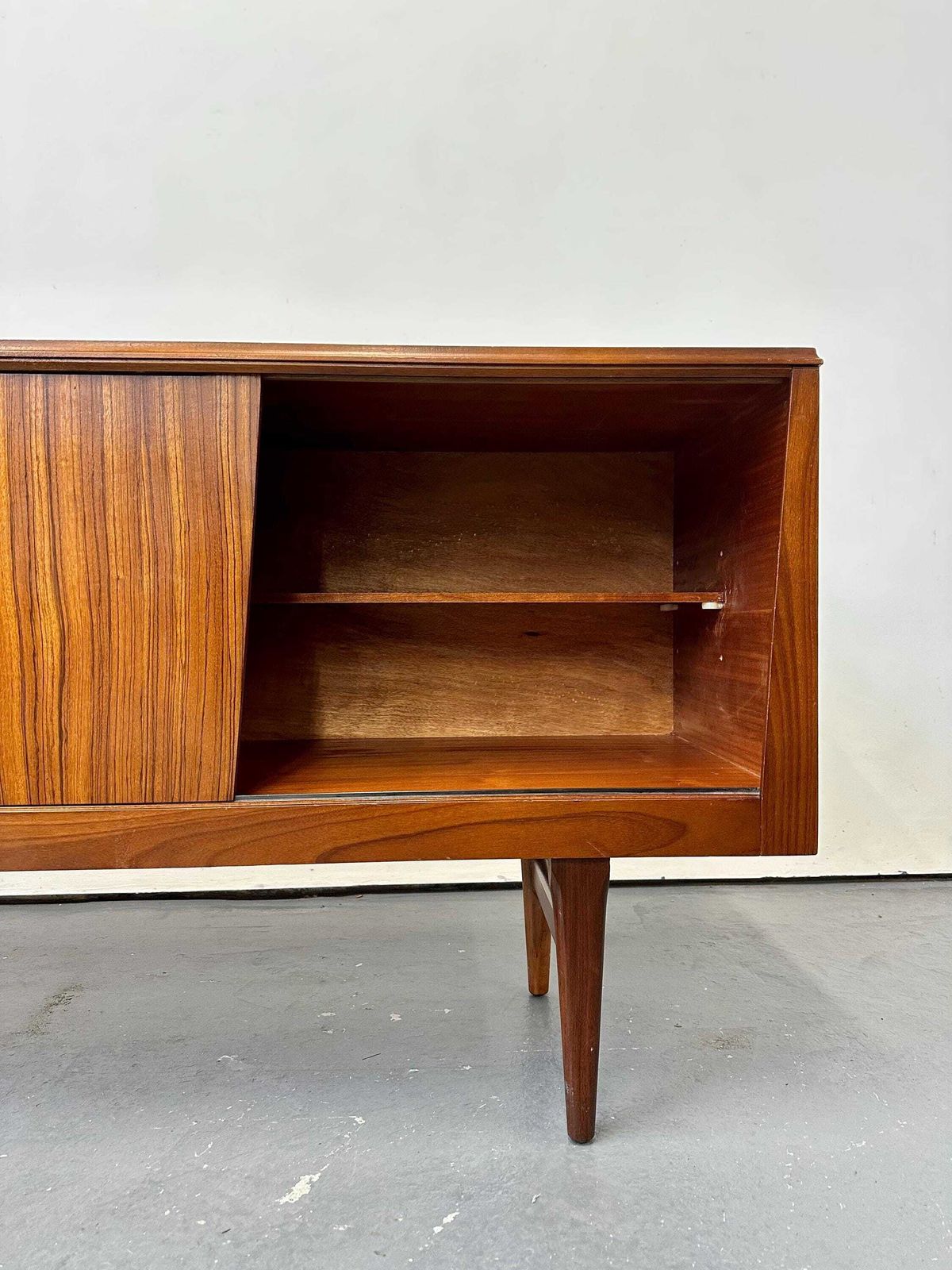 Vintage 1970s Elliots Of Newbury Rosewood / Teak Sideboard. Eon Danish Retro G Plan Mid Century photo vinterior