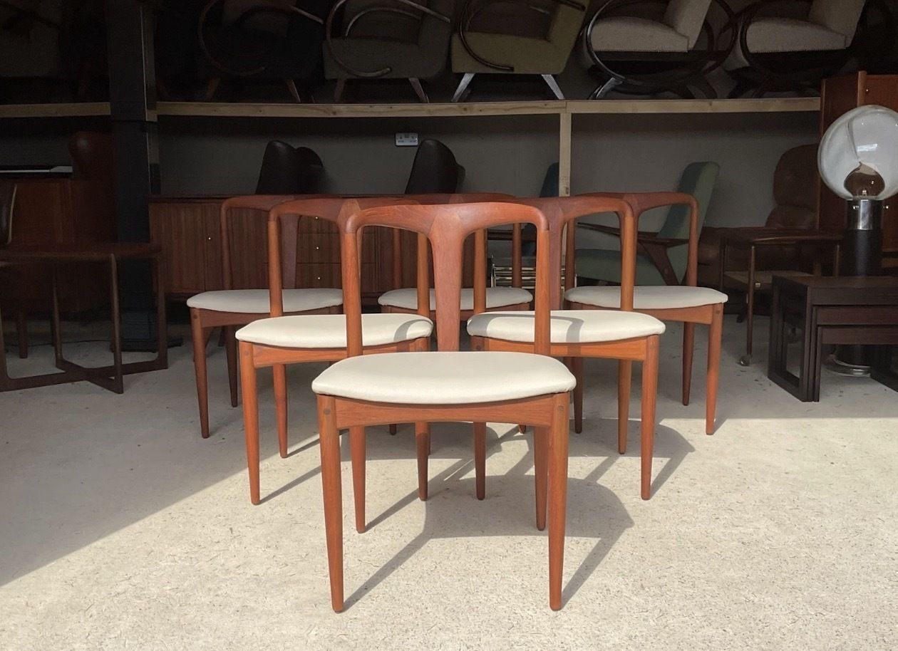 Danish Dining Chairs 'Juliane' By Johannes Andersen For Uldum Møbelfabrik photo for sale