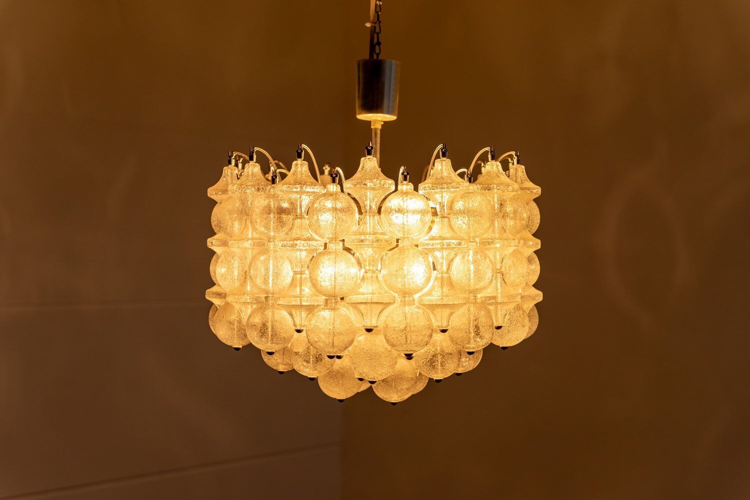 photo furniture Hollywood Regency Murano Glass Tulip Chandelier, 1960s