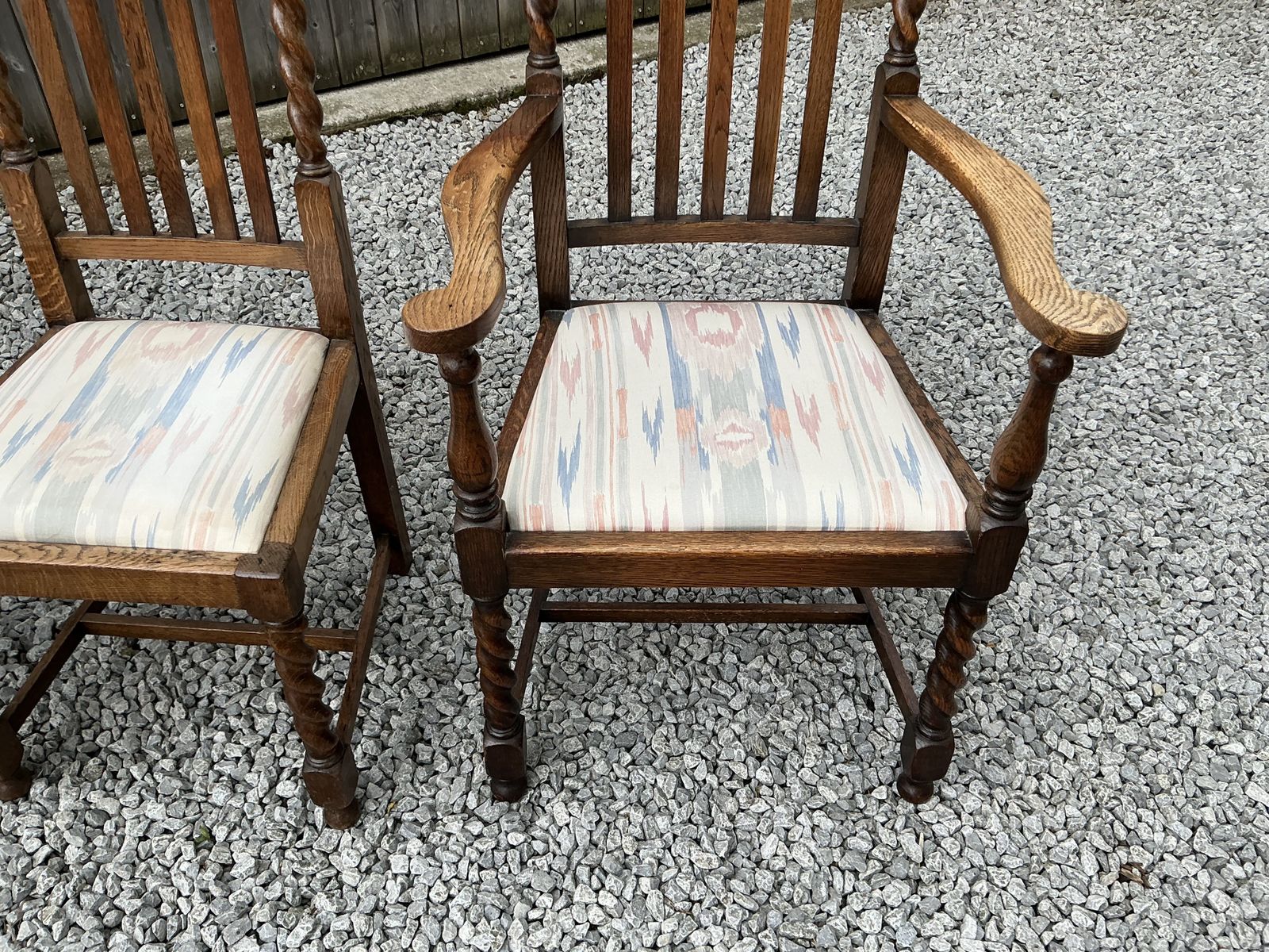 Lovely Set Of 6 Oak Twist Leg Chairs photo 695.0